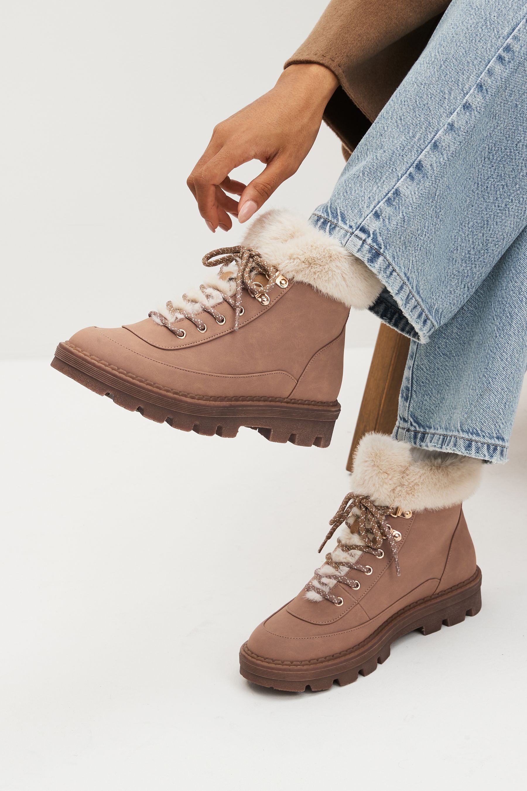Lace up wide fit boots 2025