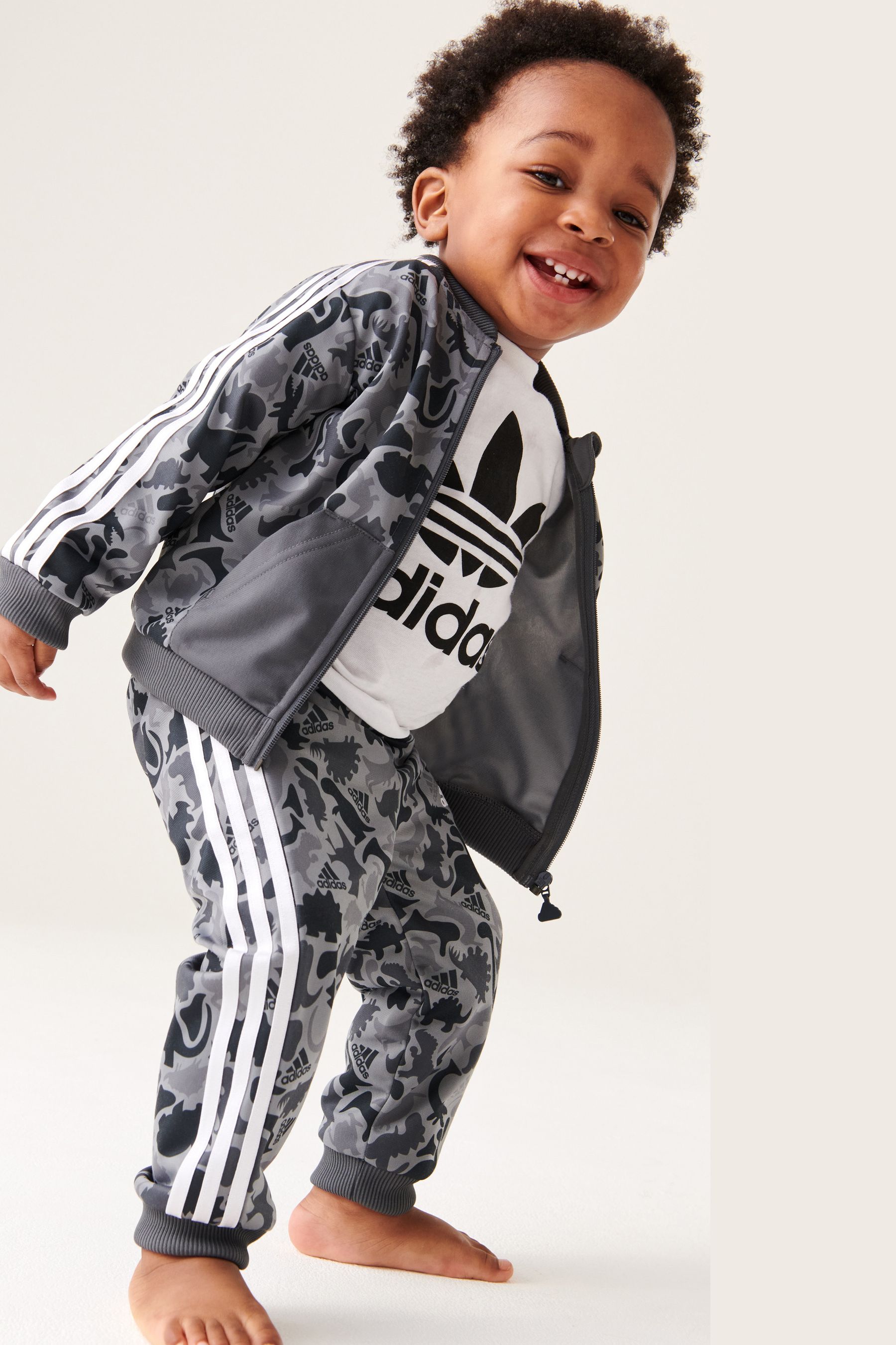 Acheter Survetement adidas en polyester brillant imprime camouflage dinosaure bebe from Next Luxembourg