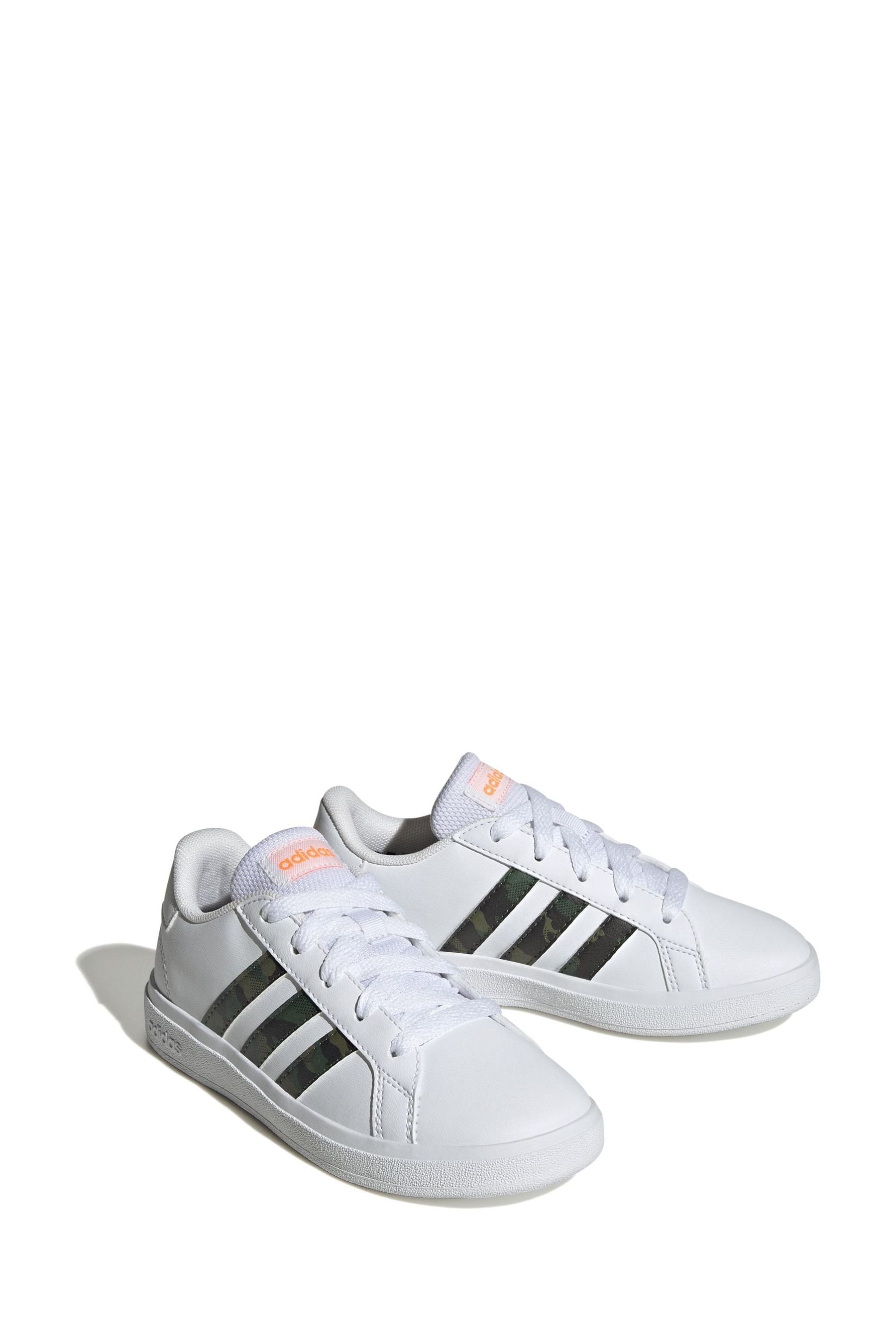 Kids camo trainers top