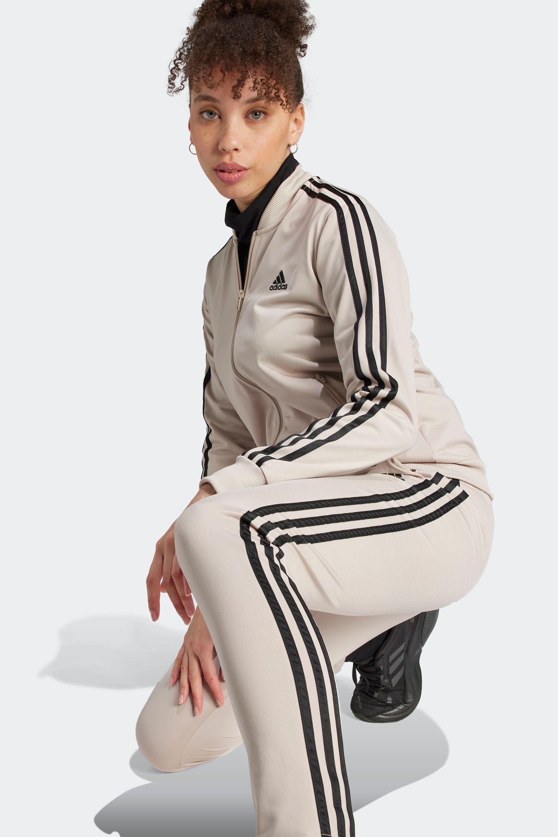 Jogging adidas essential outlet