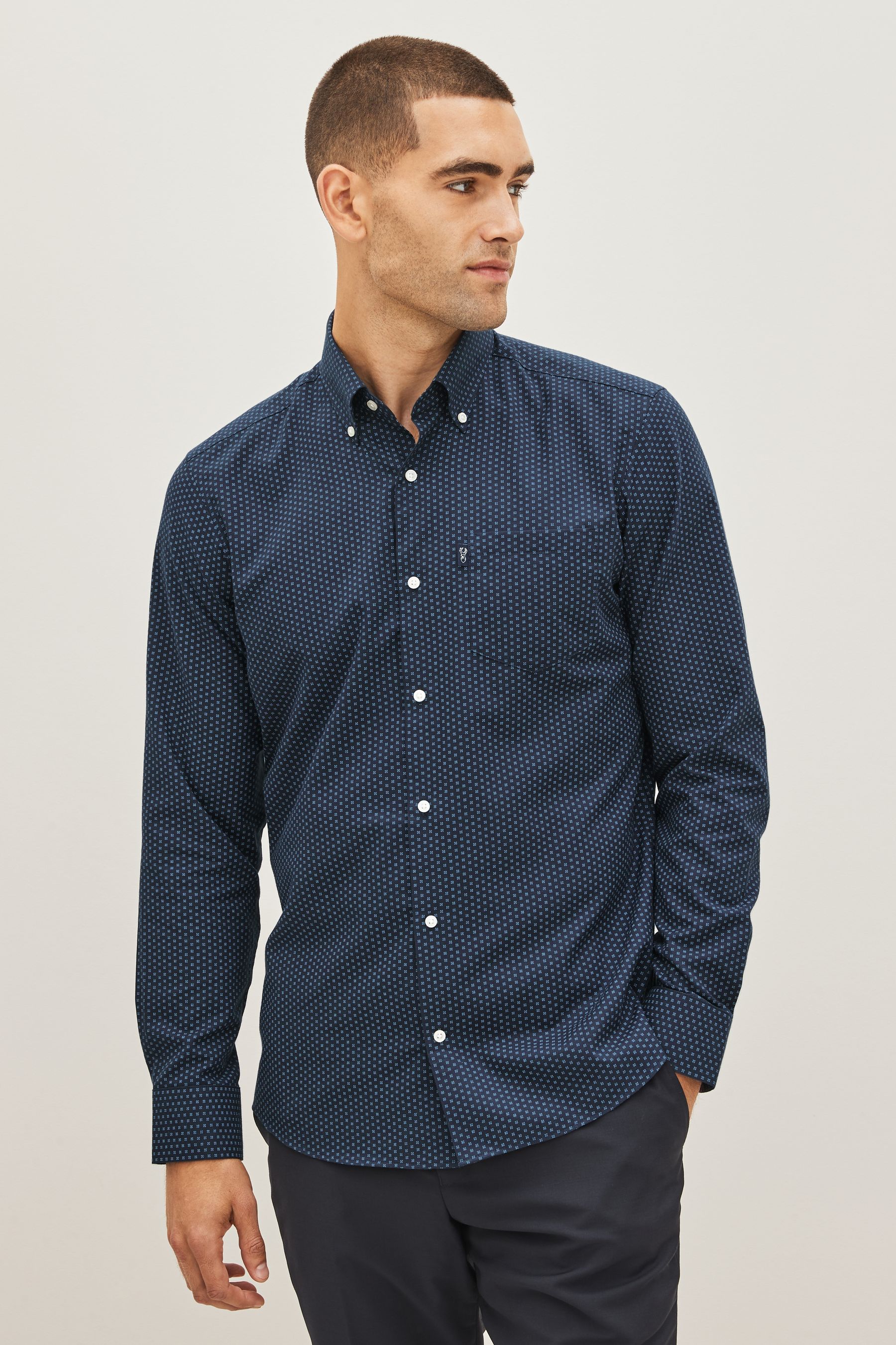 Slim fit easy iron top