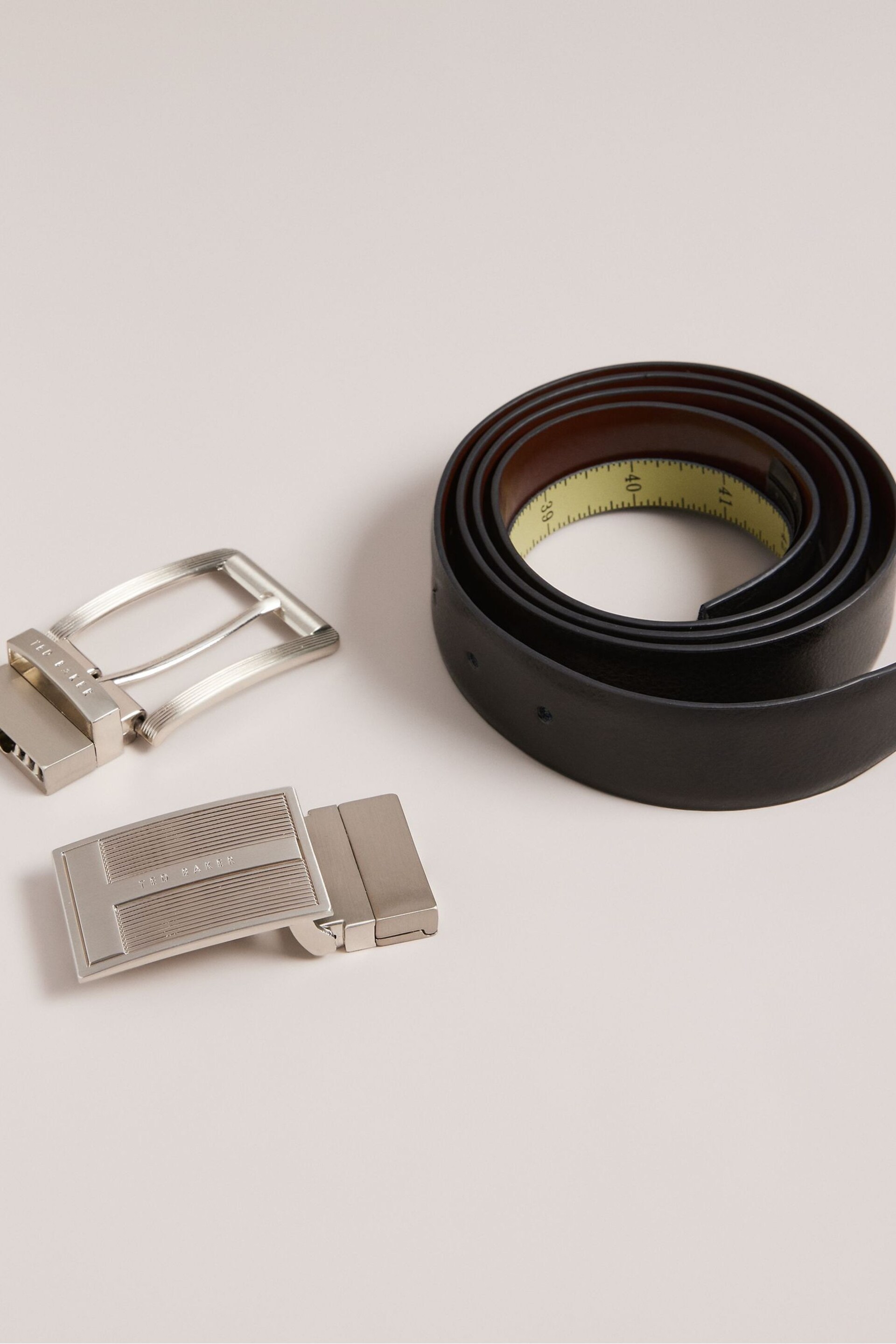 Ted Baker Black Newbey Leather Belt In A Box With Interchangeable Buckle - Image 4 of 4