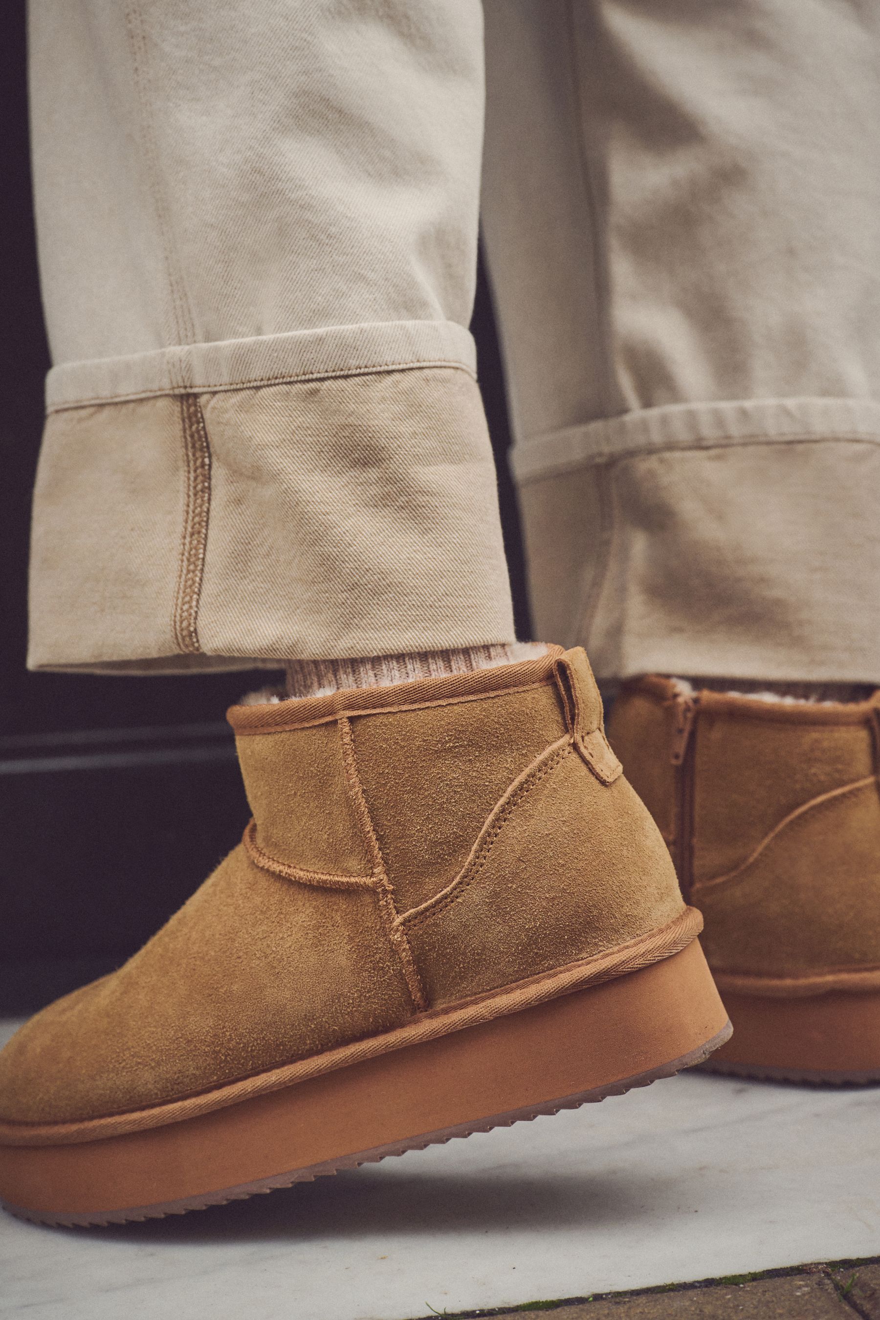 Chestnut Brown Shower Repellent Faux Fur Lined Platform Boots