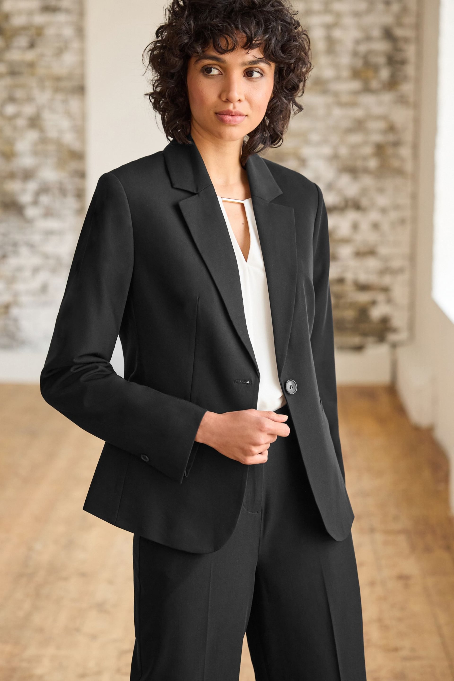 Black Tailored Single Breasted Blazer - Image 3 of 7