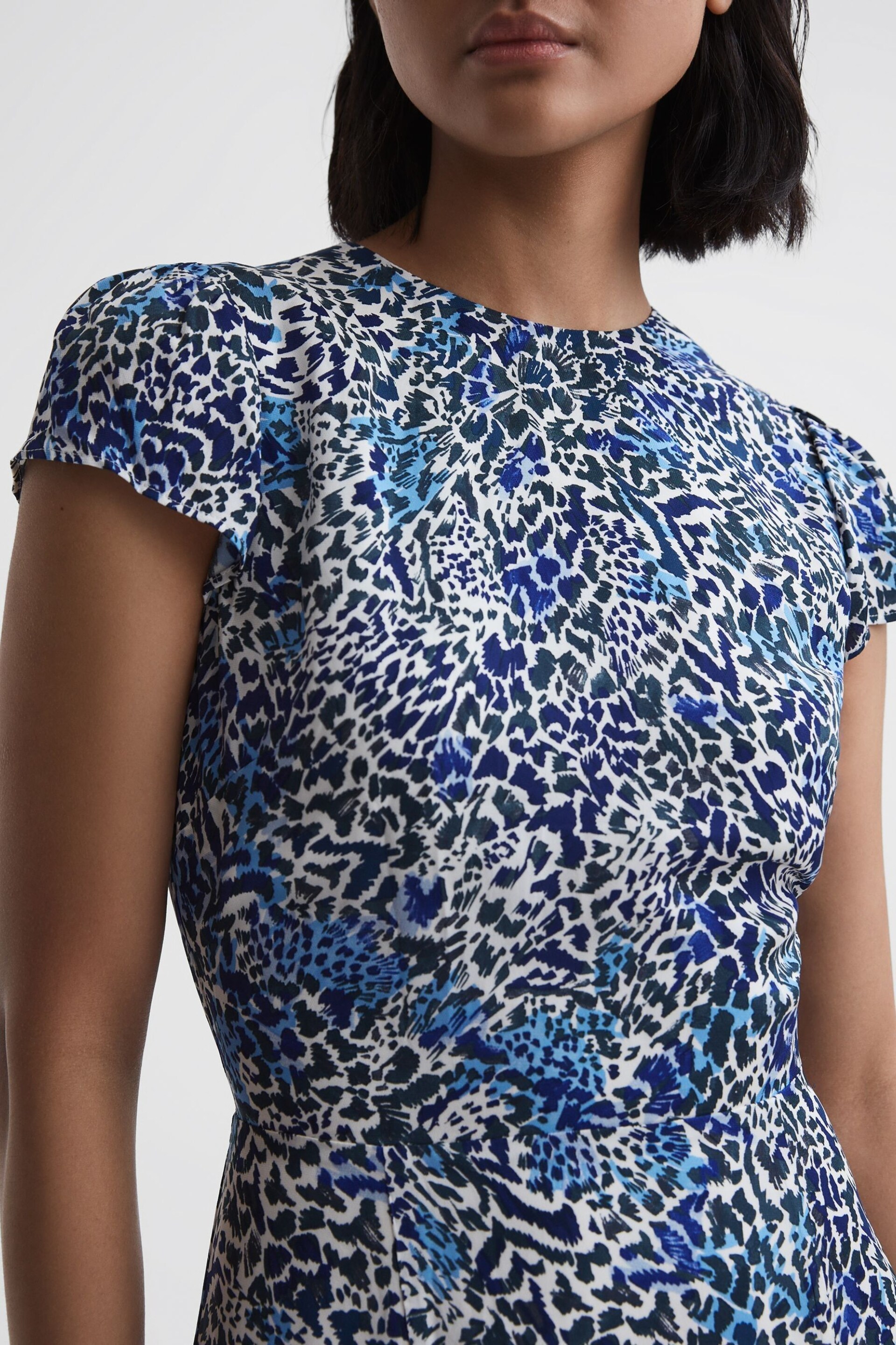 Reiss Blue Livia Printed Cut Out Back Midi Dress - Image 4 of 7