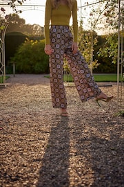 Another Sunday Satin Wide Leg Printed Trouser With Elasticated Waist In Print - Image 3 of 8