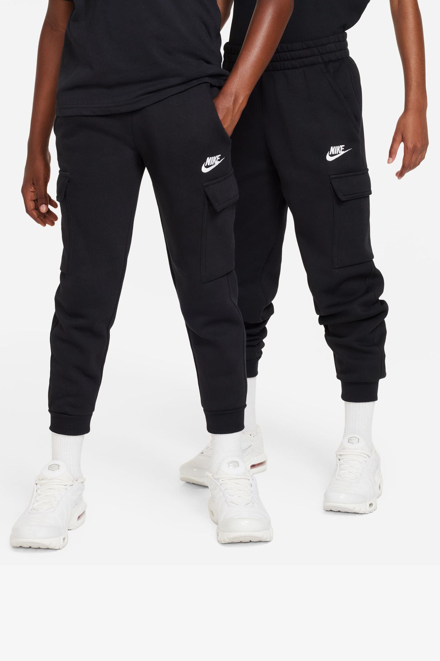 Jogging nike cargo noir clearance