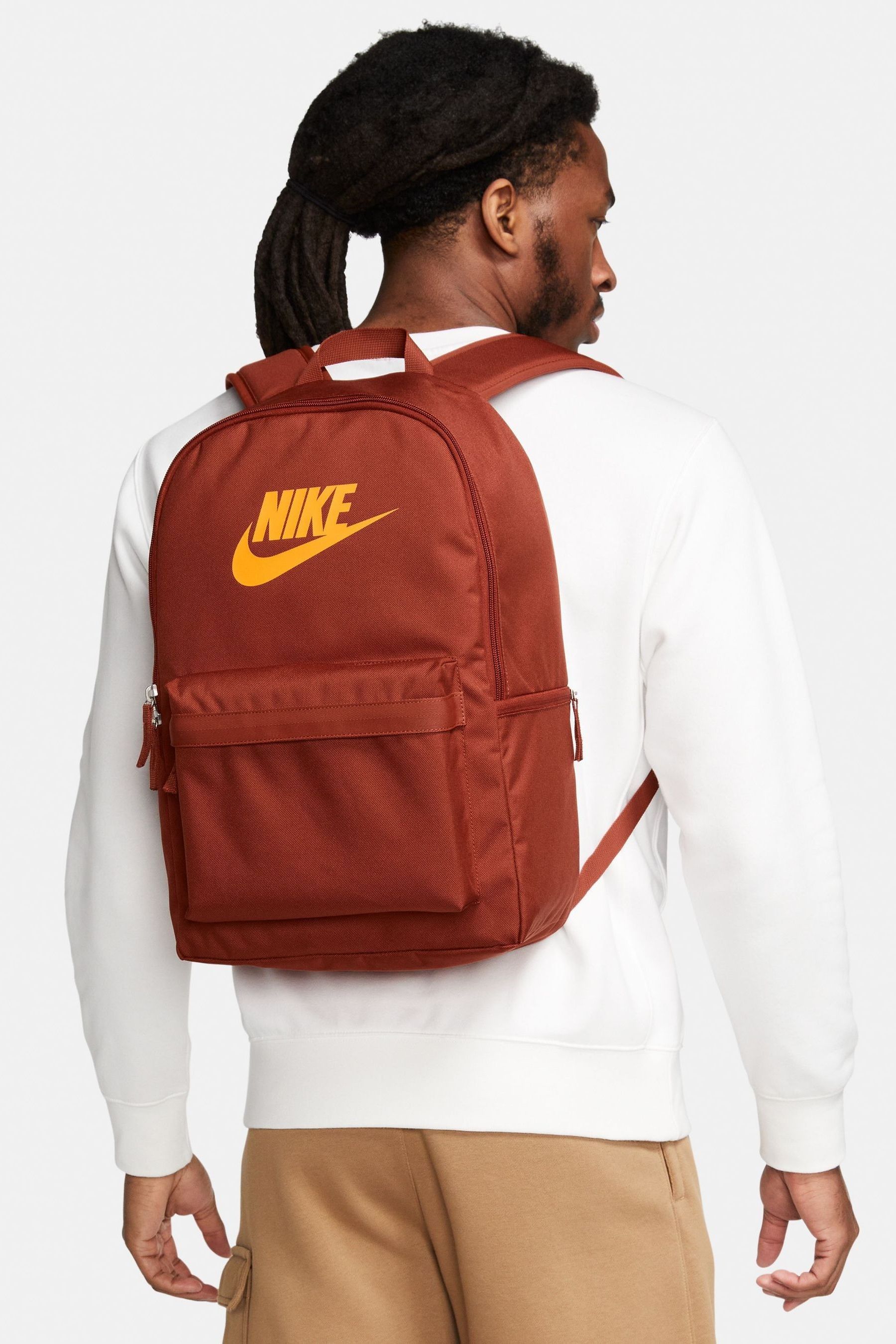 Nike heritage backpack orange 2025