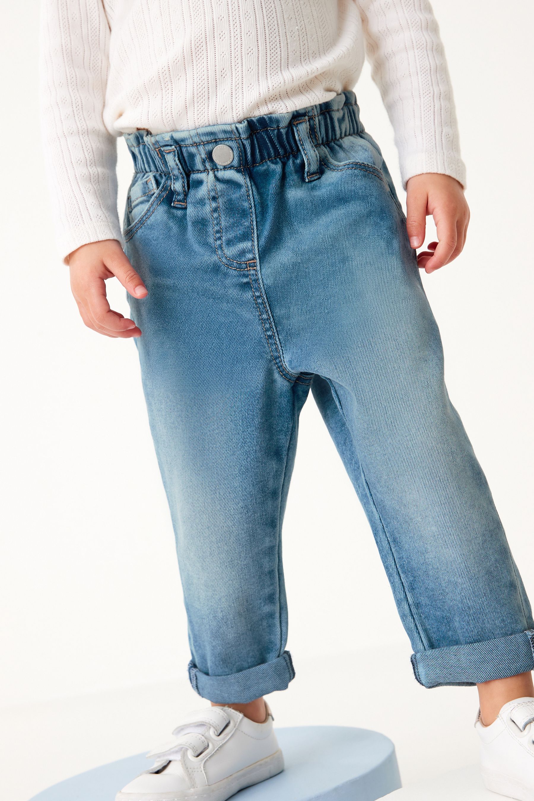 Mom jeans boy on sale
