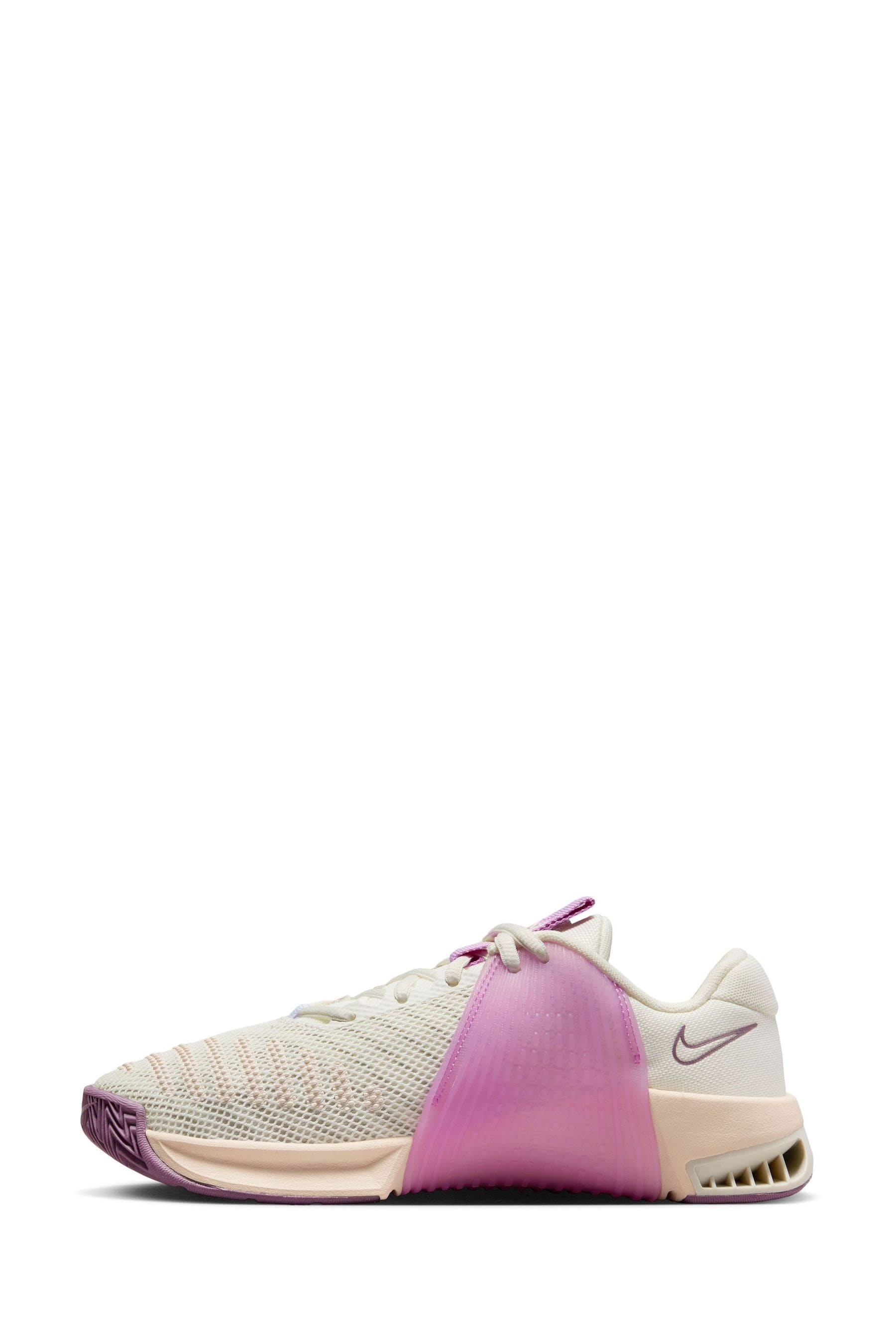 Nike training tr 9 trainers in white online