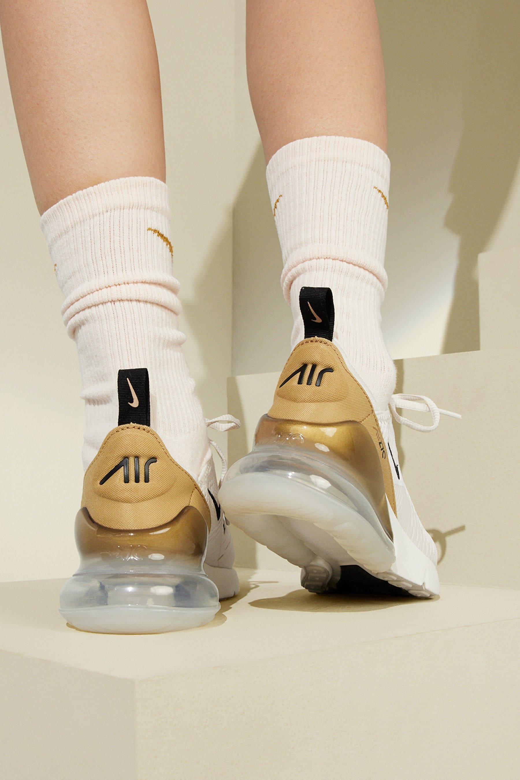Nike 270 weiß gold new arrivals