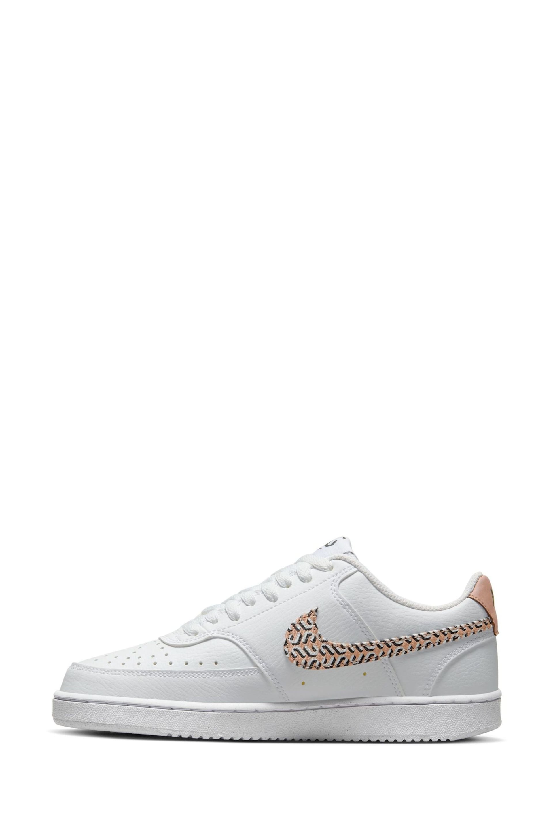 Nike White Court Vision Low Trainers United in Victory - Image 4 of 12