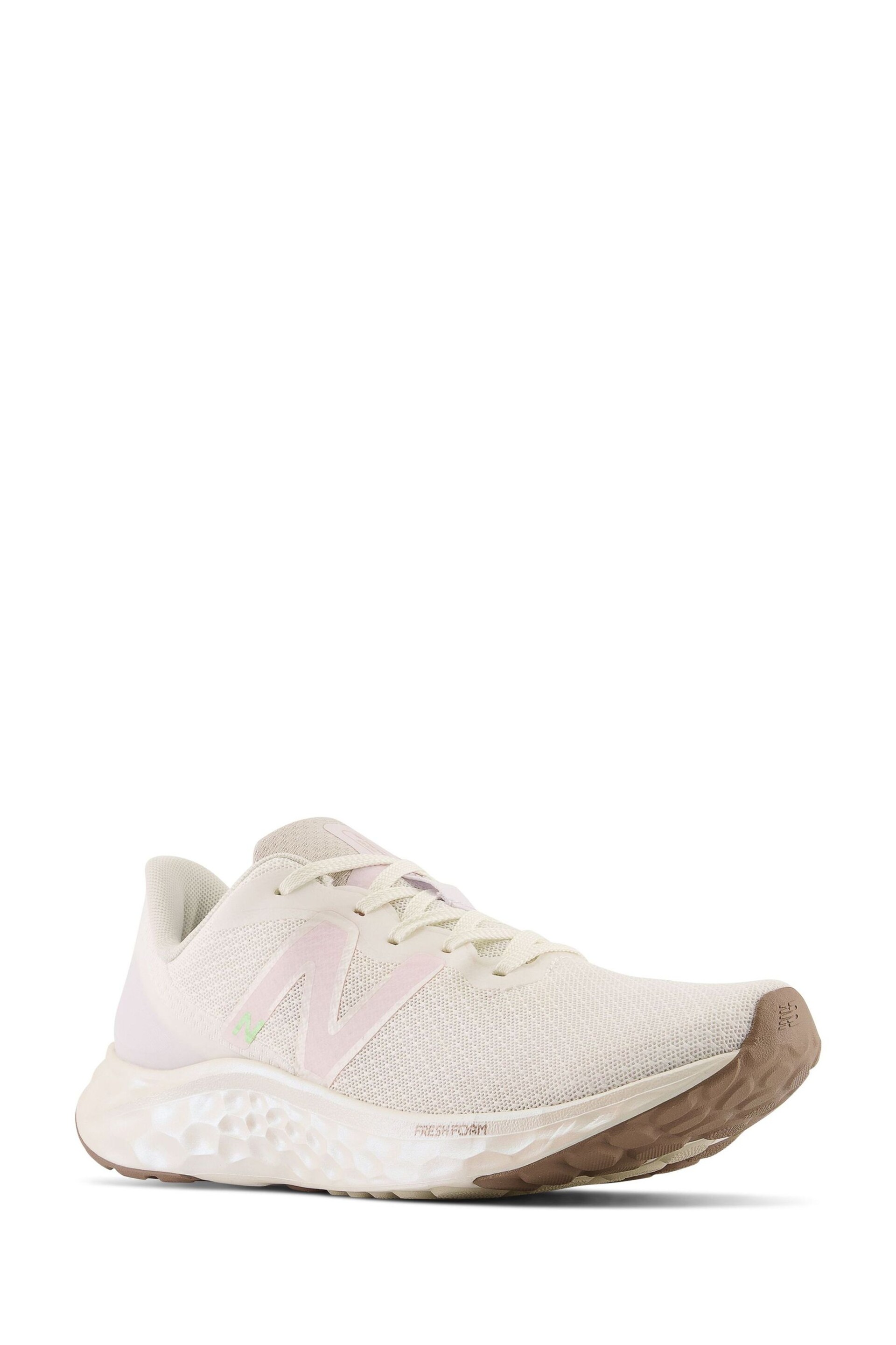 New Balance Off white Womens Fresh Foam Arishi v4 Trainers - Image 3 of 6