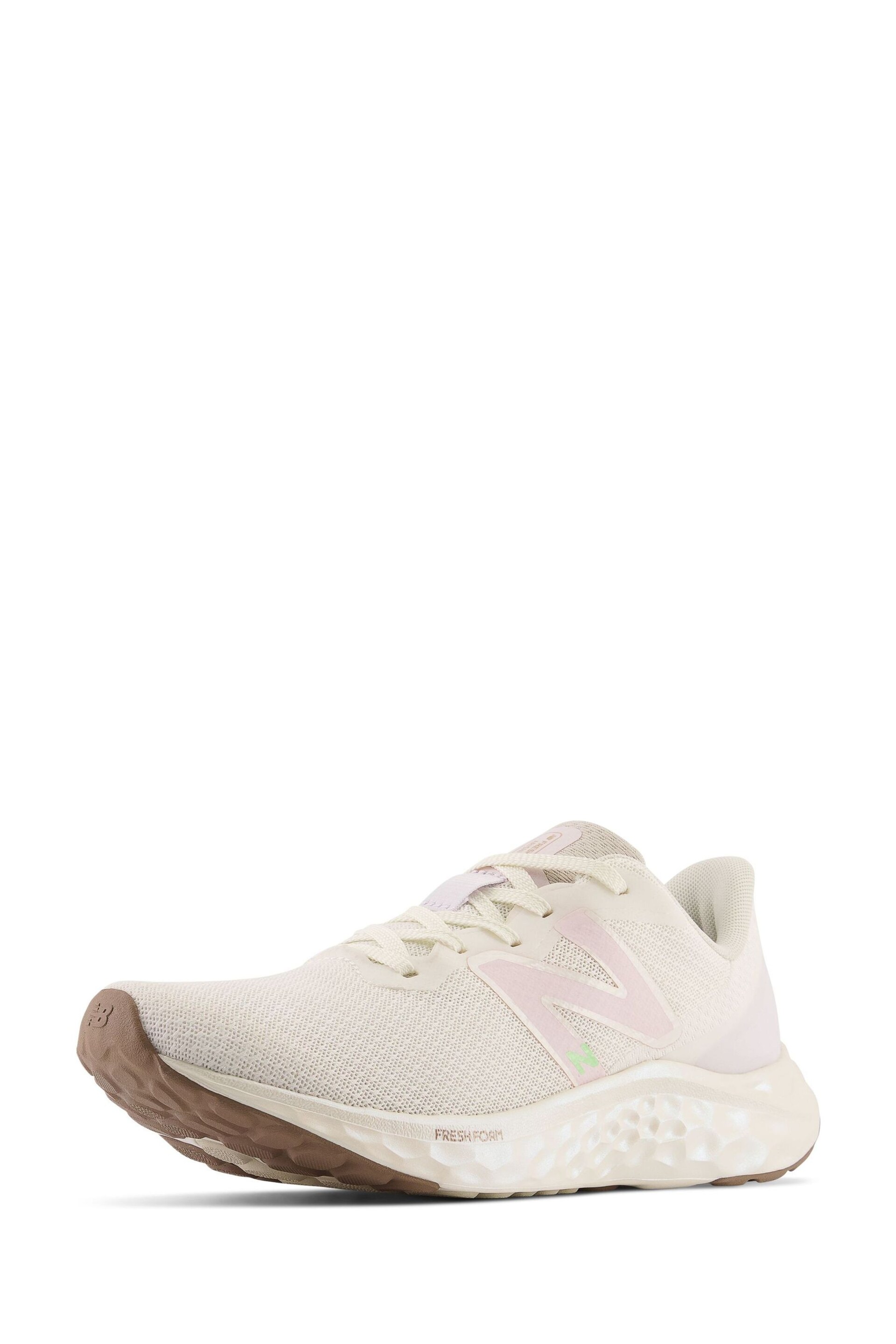 New Balance Off white Womens Fresh Foam Arishi v4 Trainers - Image 4 of 6