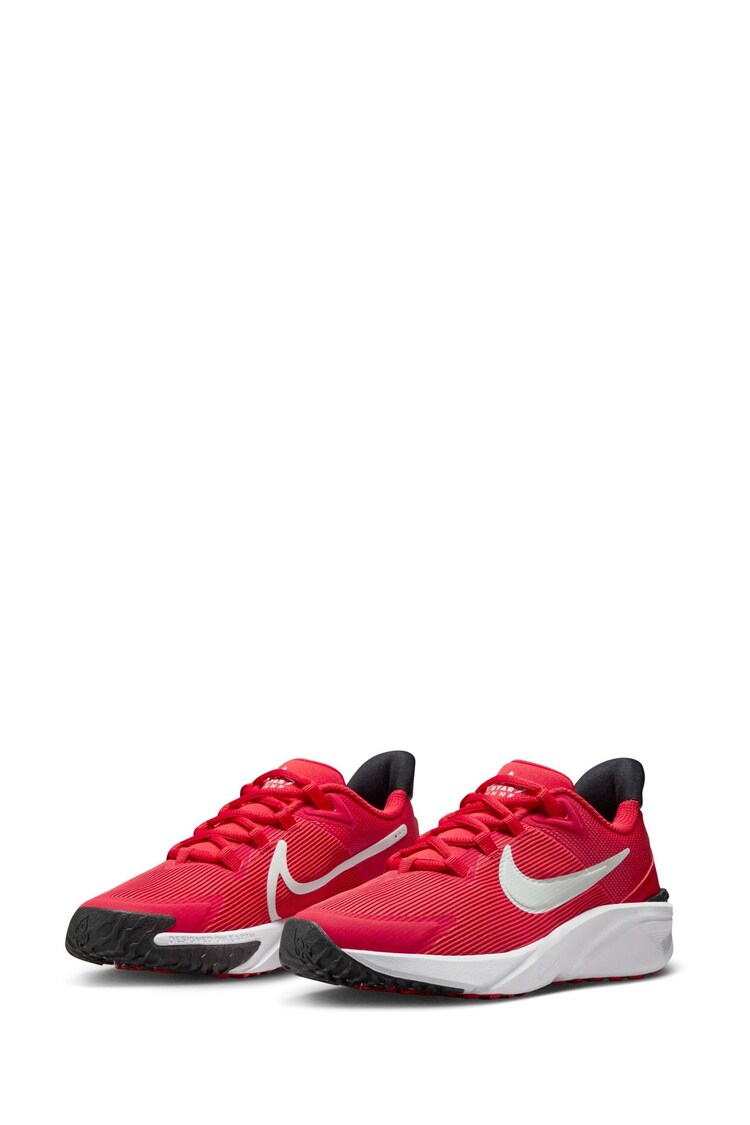 Nike Red Youth Star Runner 4 Trainers - Image 6 of 12