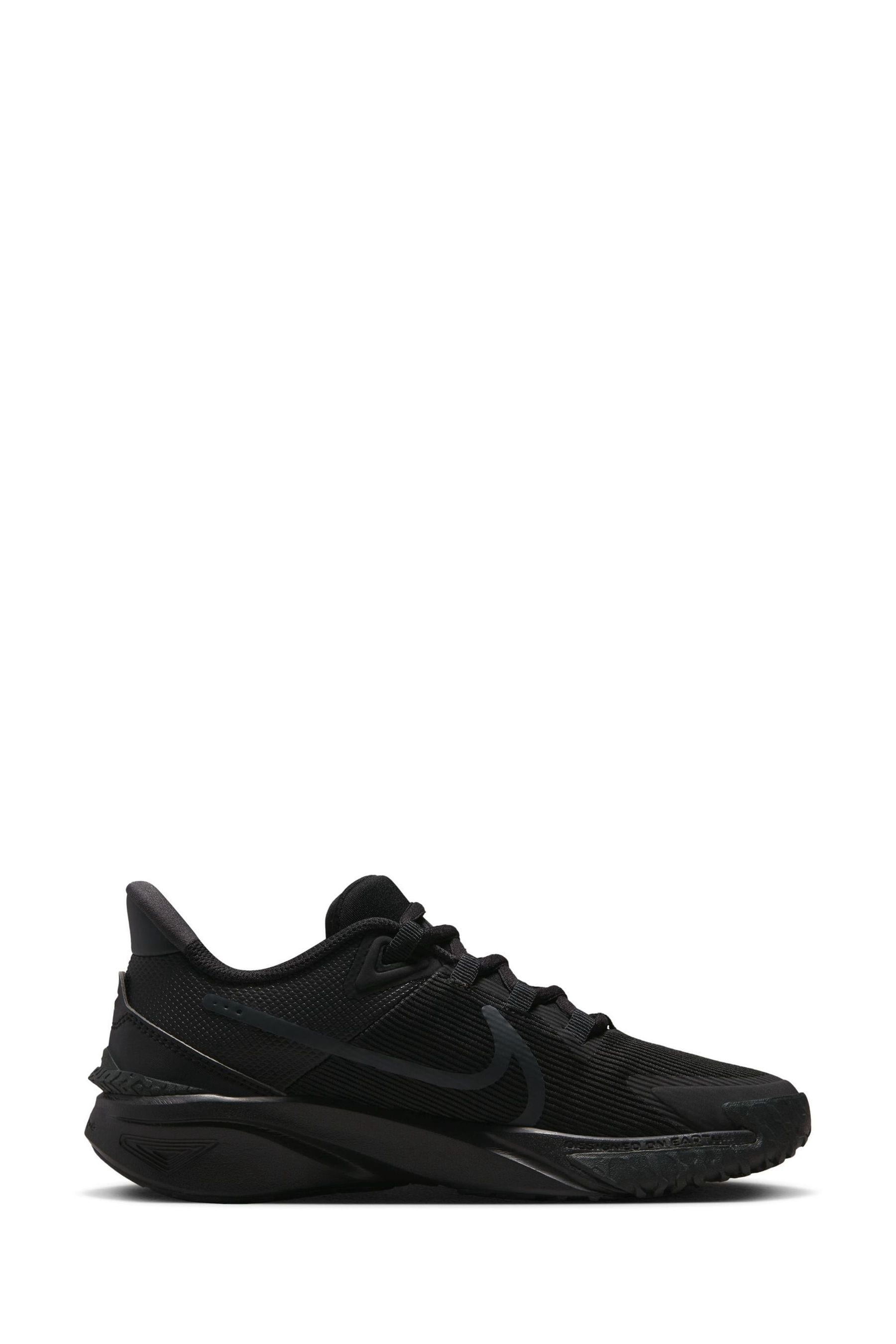 Nike youth runners clearance