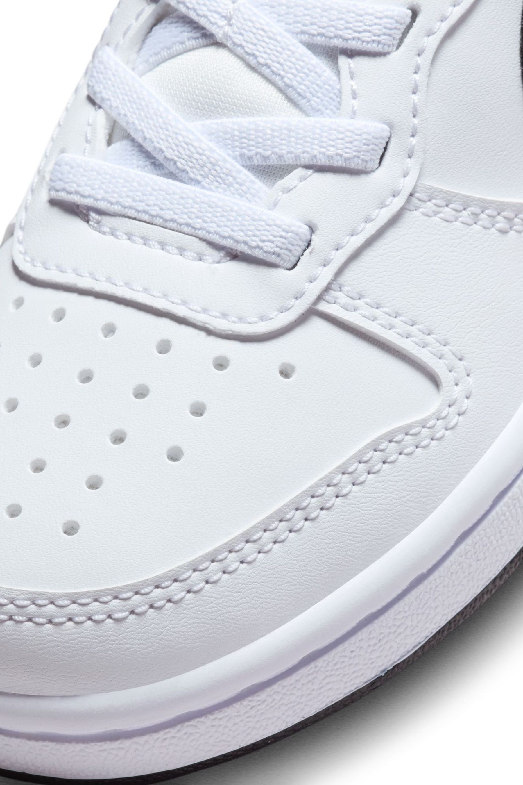 Nike white trainers junior outlet