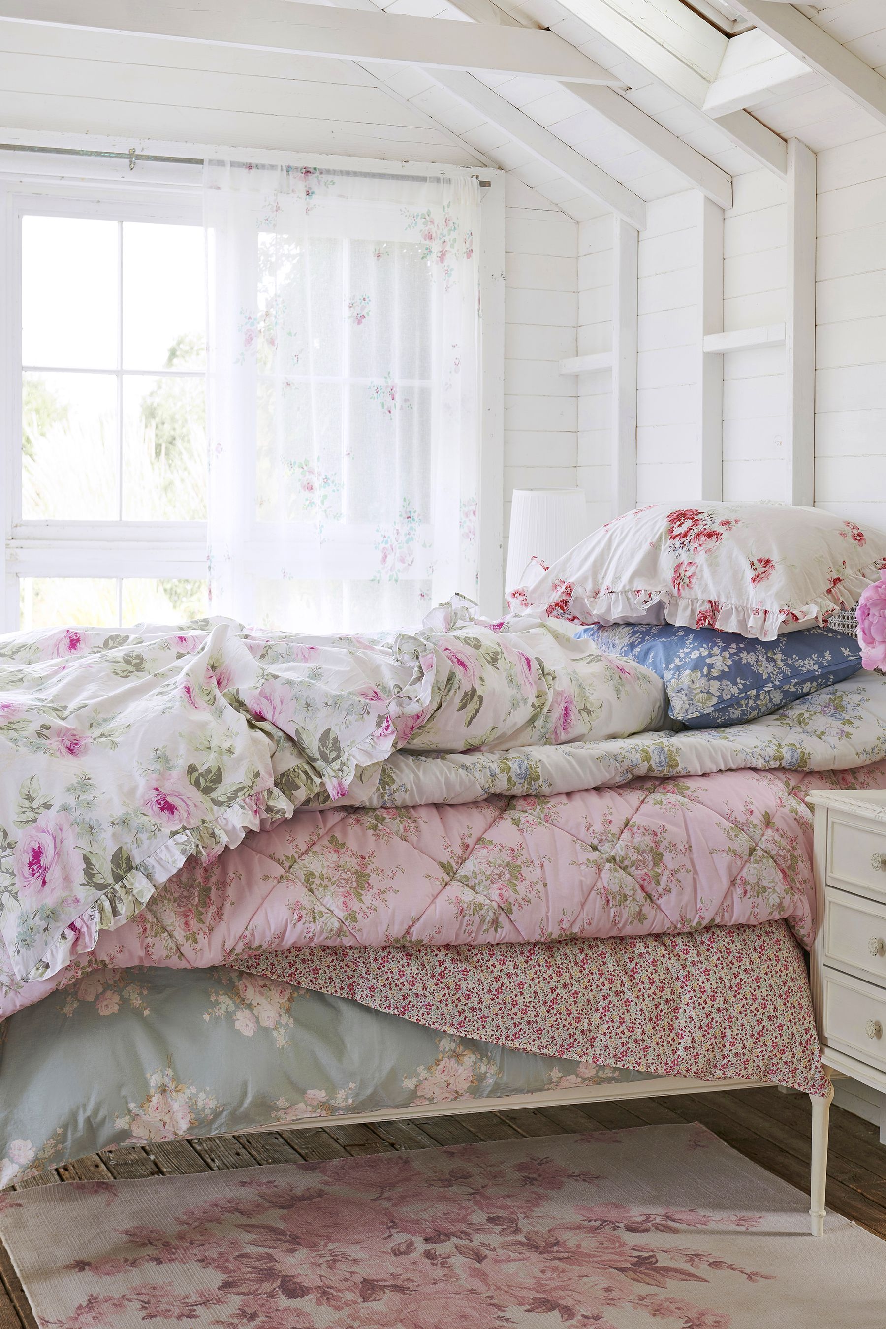 Buy Shabby Chic by Rachel Ashwell Vintage Ditsy Pink 200 Thread Count 100 Cotton Flat Piped Duvet Cover and Pillowcase Set from the Next UK online shop