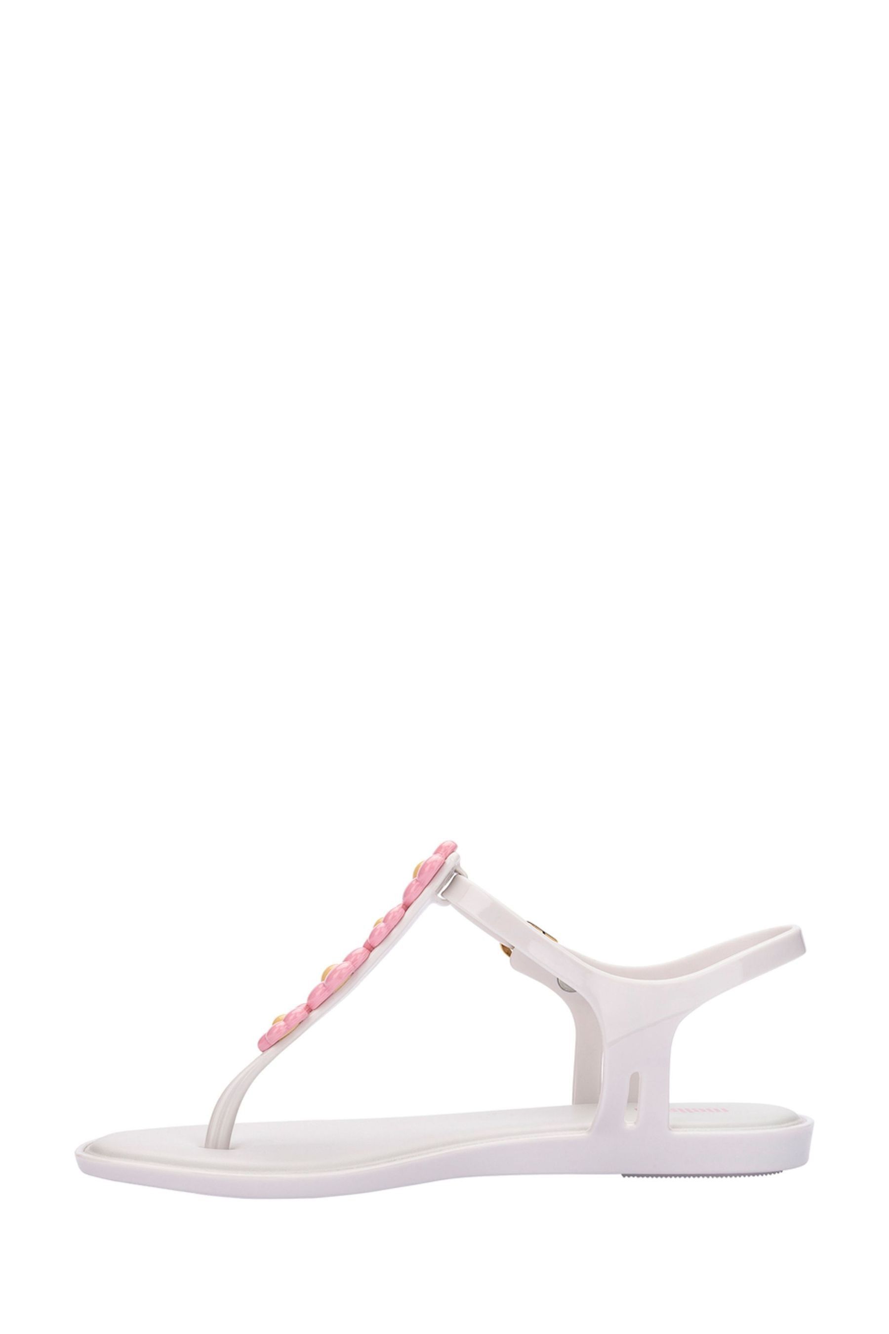 Sandals with daisies on them online