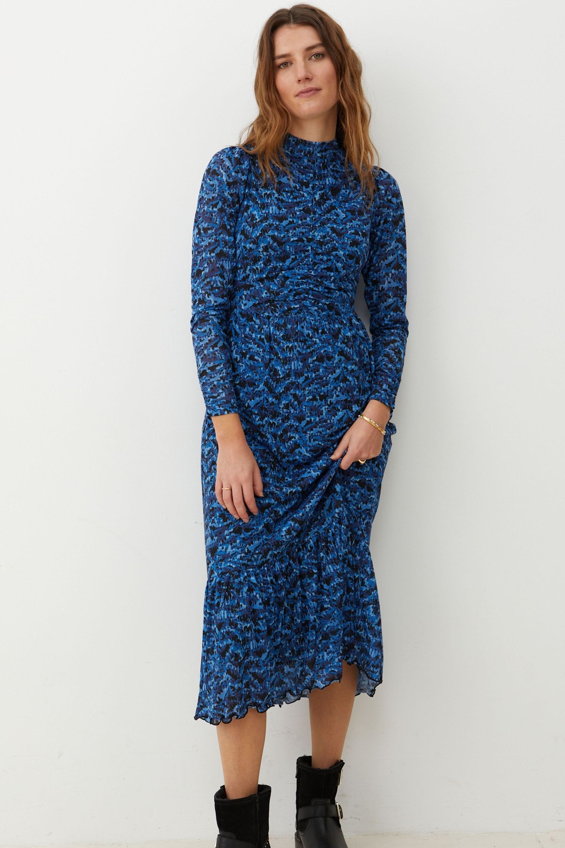 Oliver bonas white star dress shop
