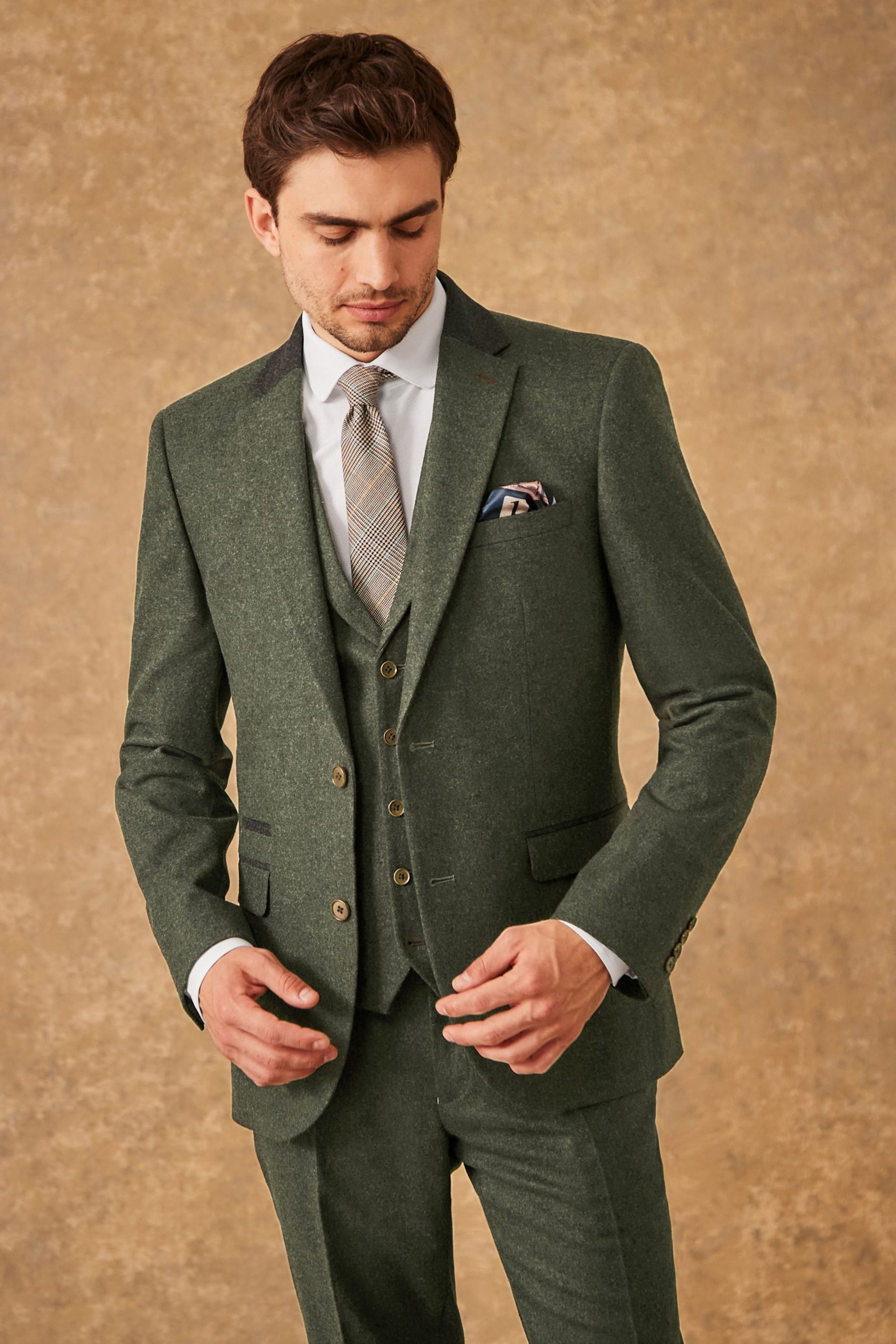Green Trimmed Donegal Waistcoat - Image 3 of 13