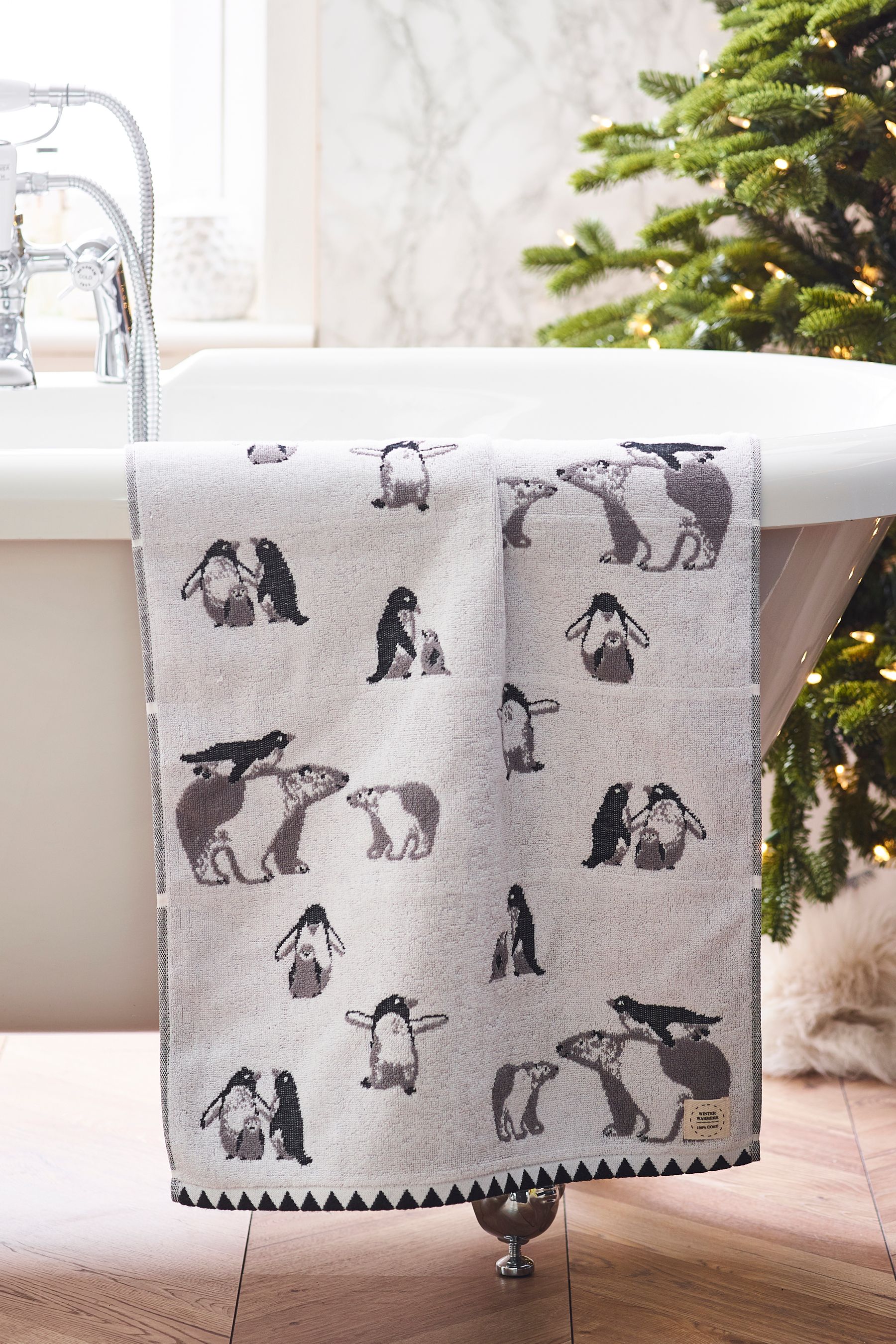 Penguin towel outlet
