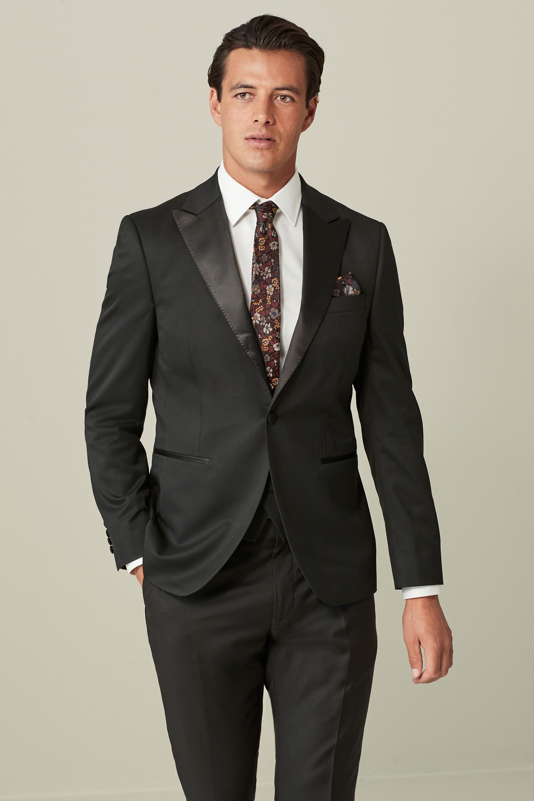 Next dress suit shop