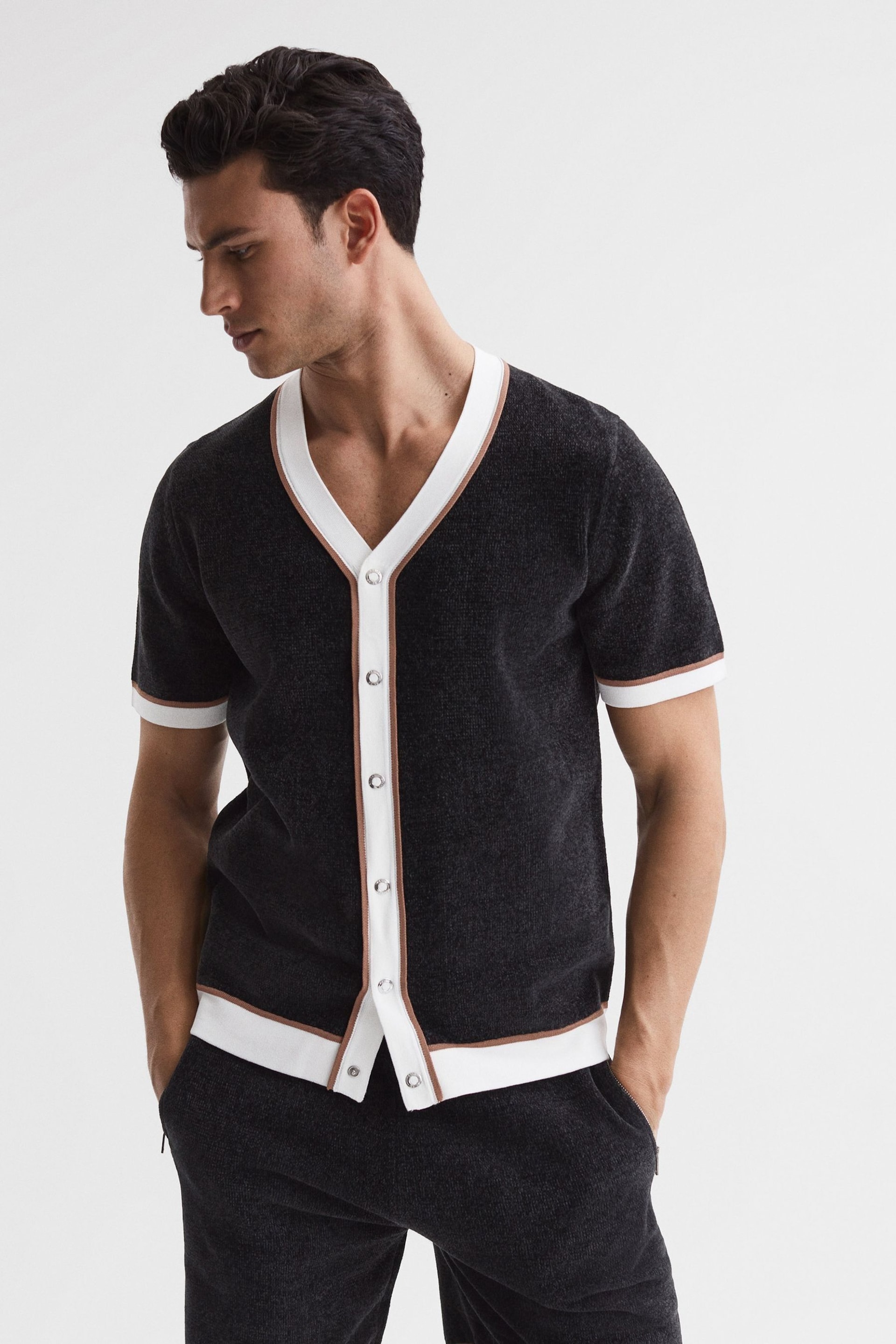 Reiss Black Striker Chenille Press Stud V-Neck Shirt - Image 1 of 5