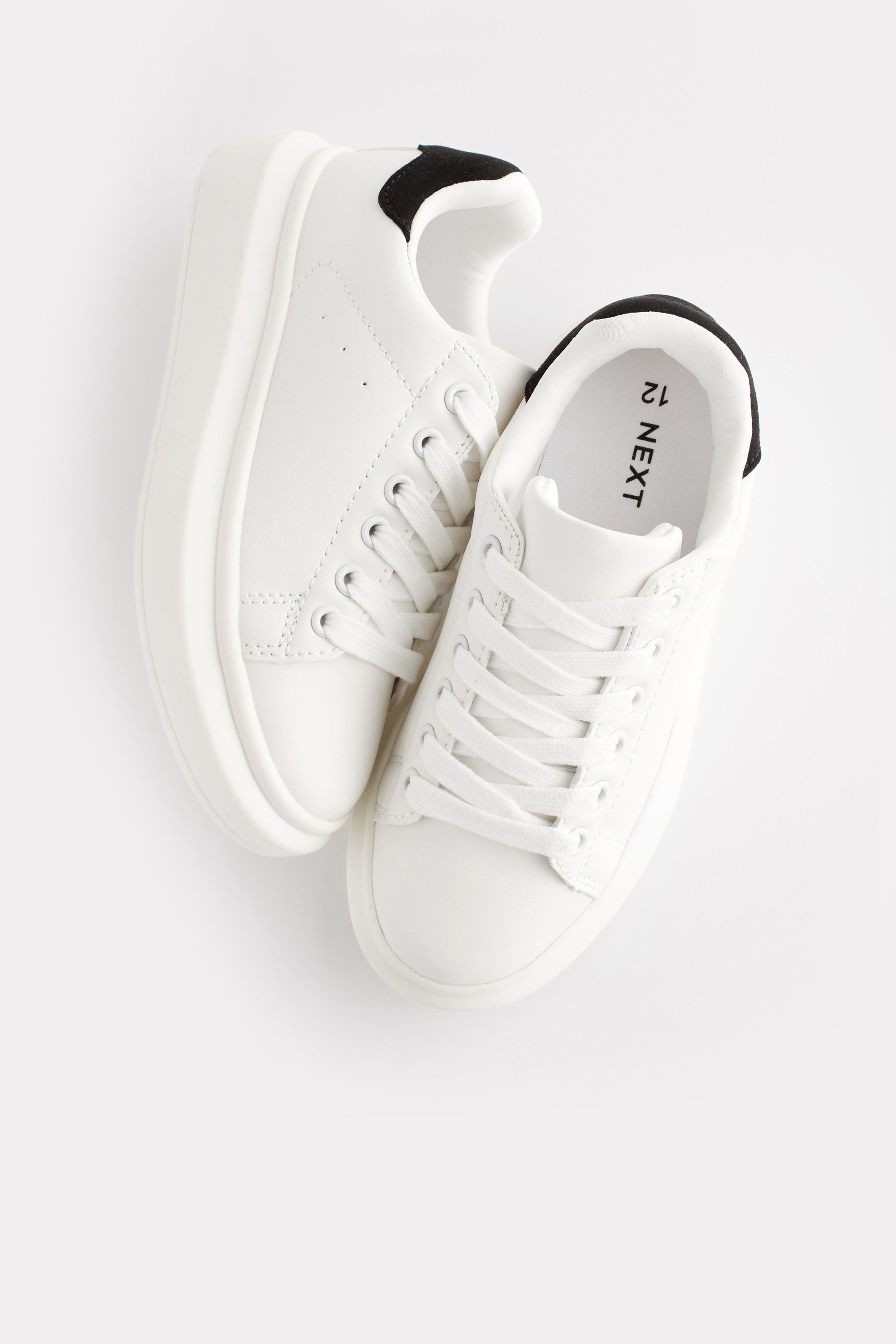 Black trainers white laces clearance