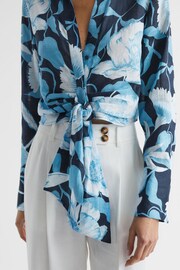 Reiss Navy/Blue Dahlia Print Linen Cropped Tie Front Blouse - Image 4 of 7