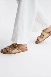 Reiss Ezra Raffia Leather Sliders - 圖片 2，共 5