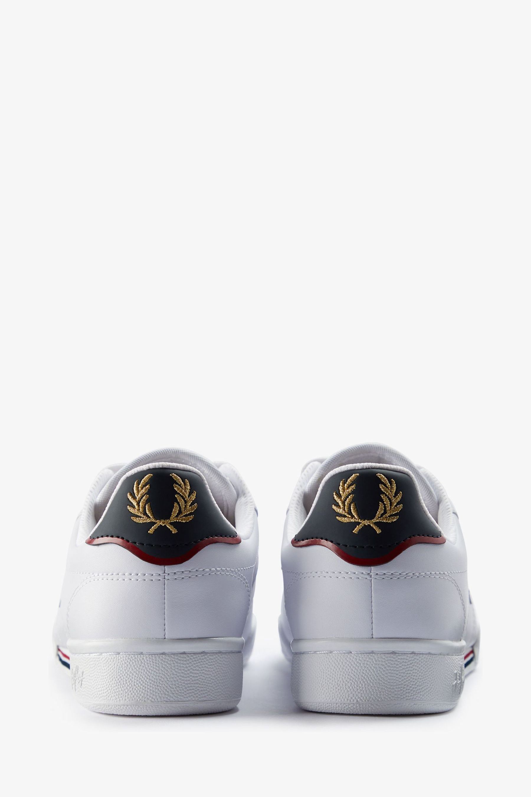 Acheter Baskets en cuir Fred Perry B722 en cuir blanc from Next Luxembourg
