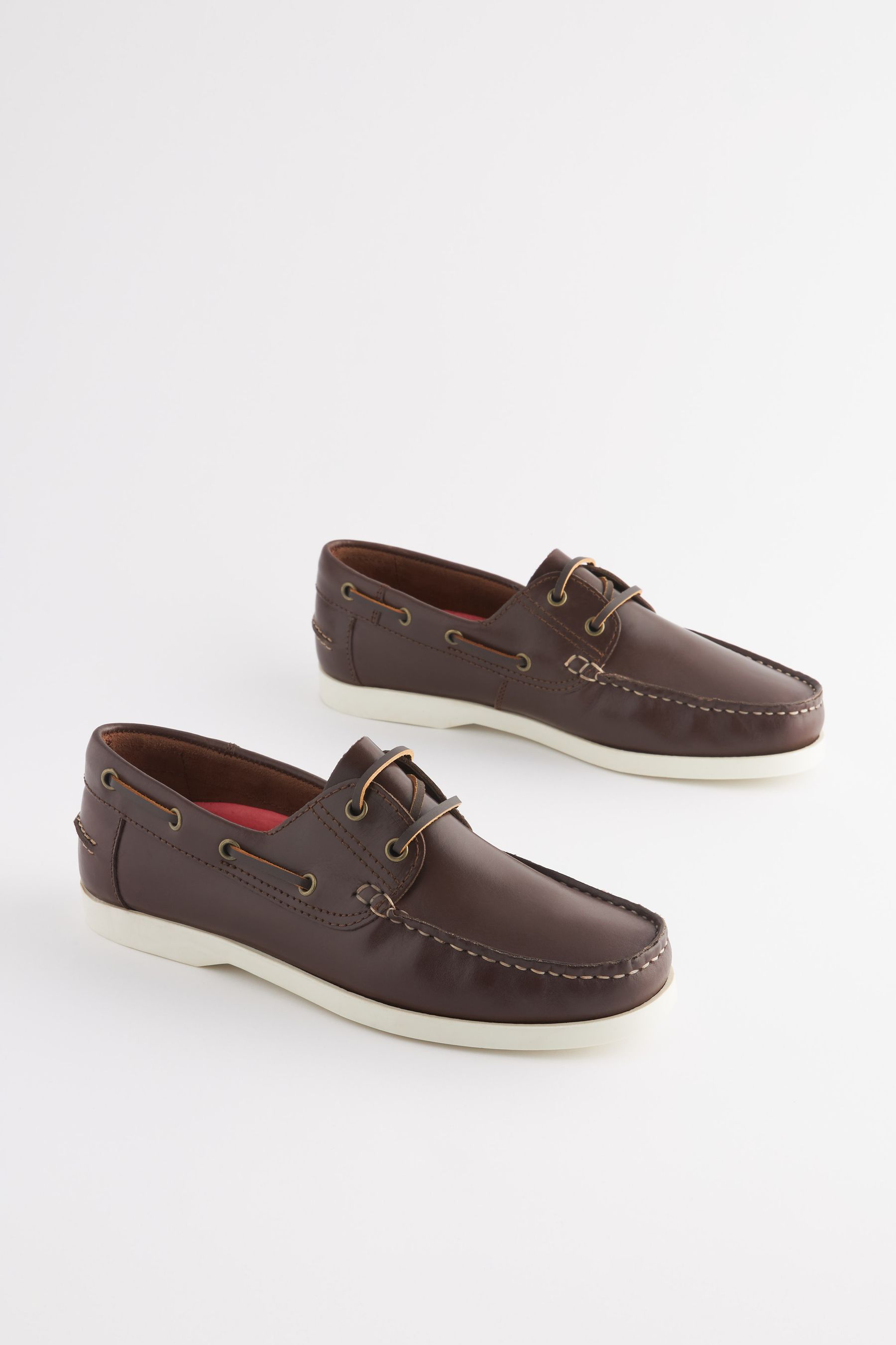 Wide fit boat shoes deals