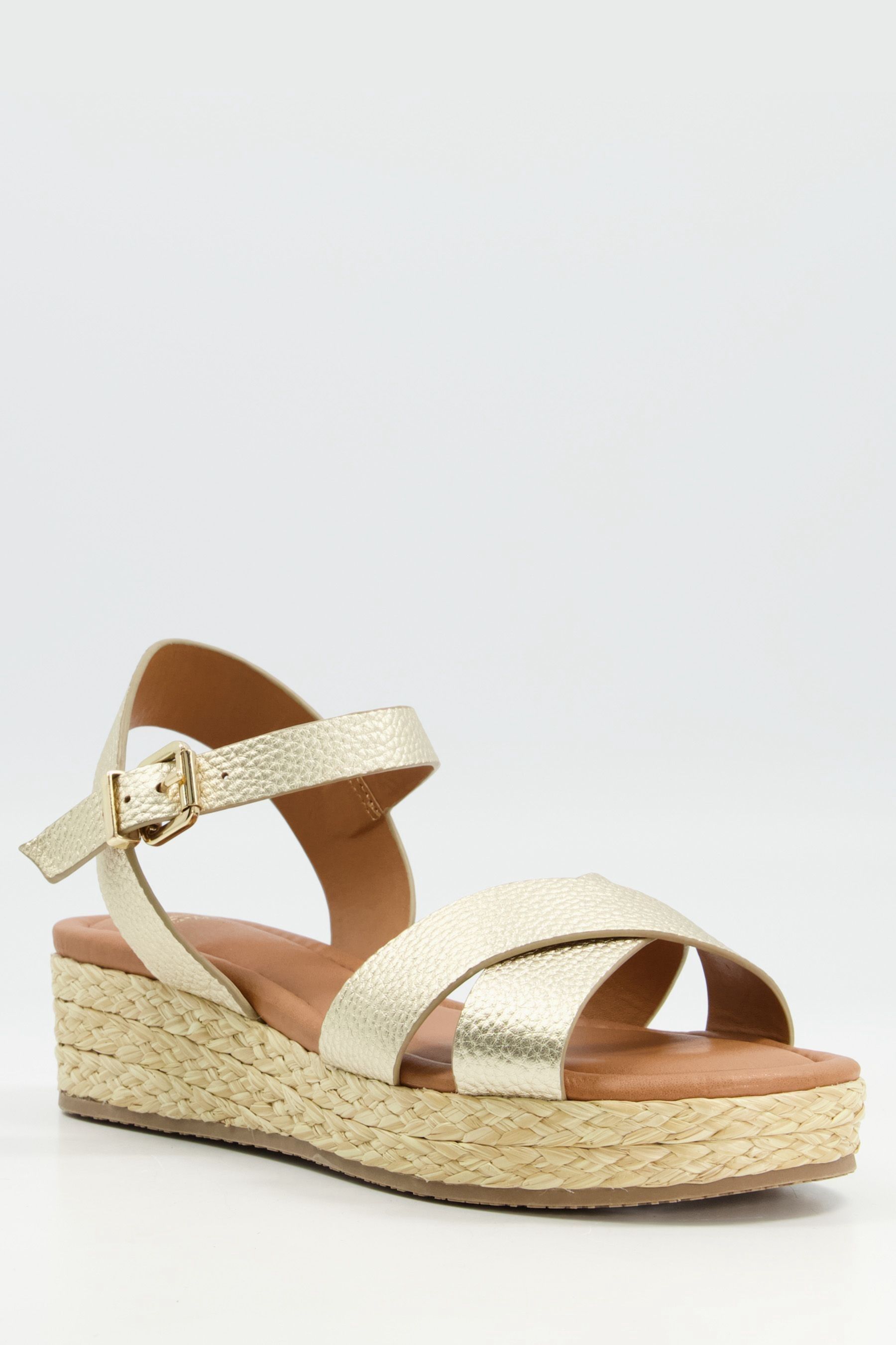 Gold flatform sandals deals