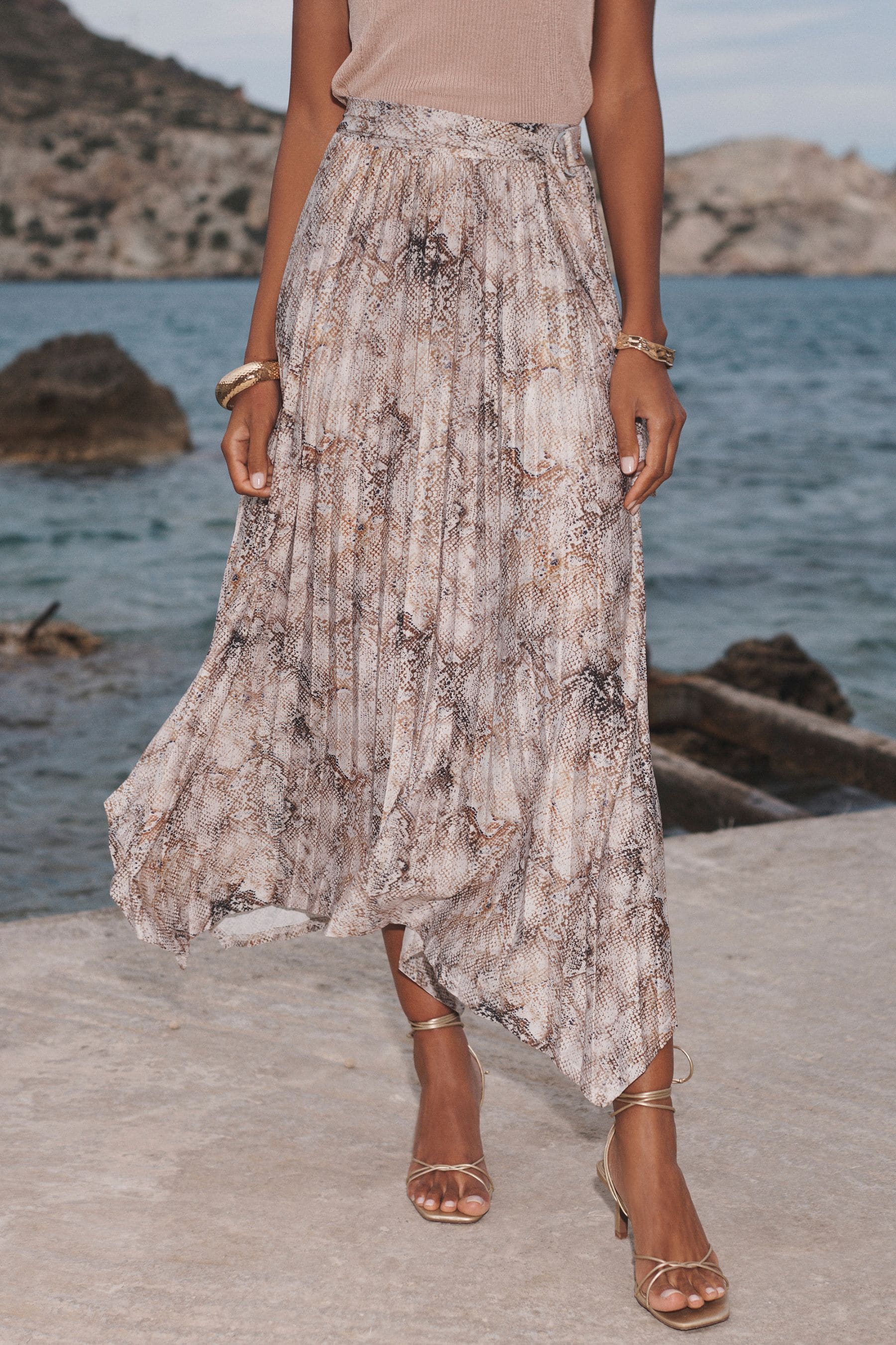 Asymmetrical skirt snake cheap