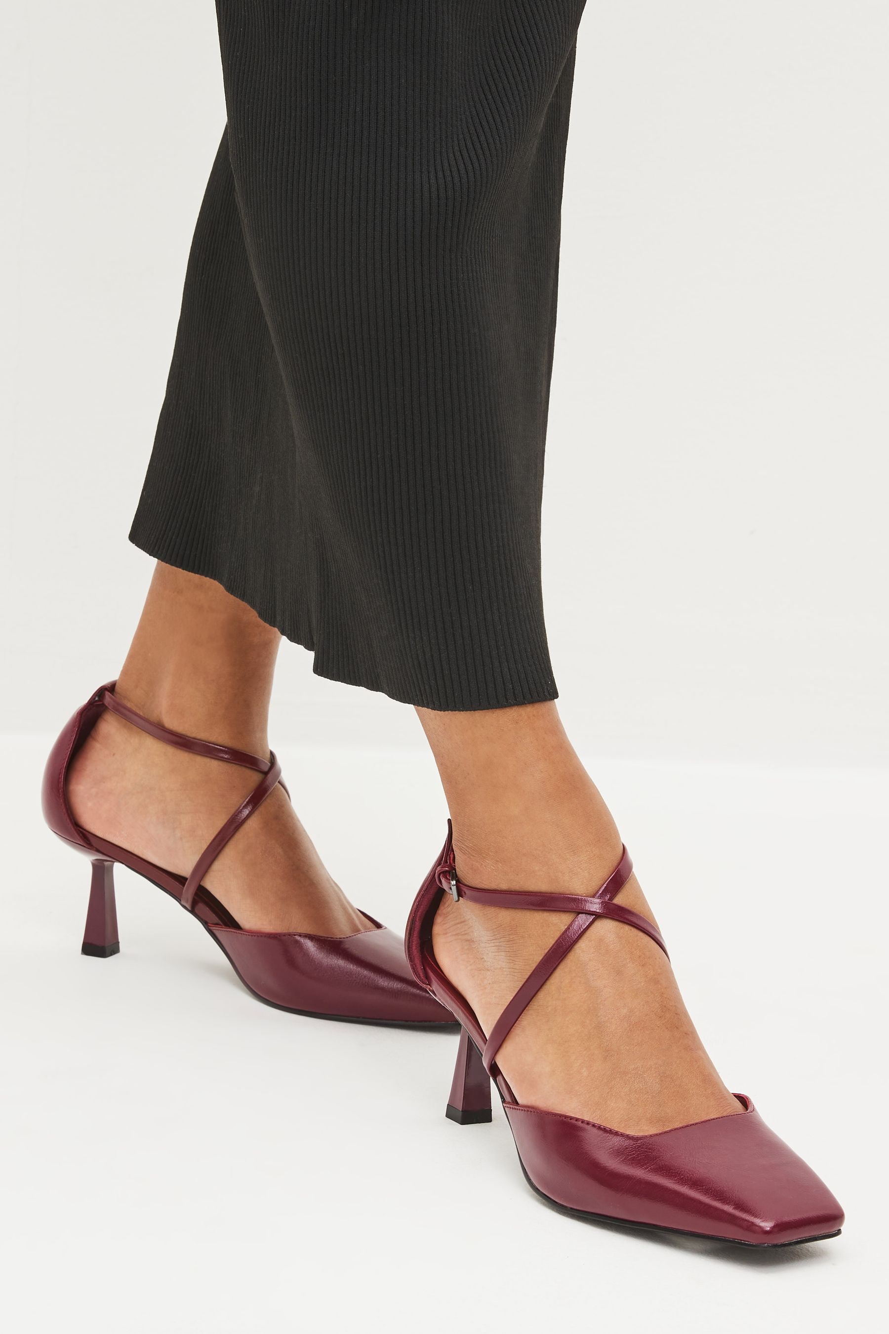 Red square toe heels store