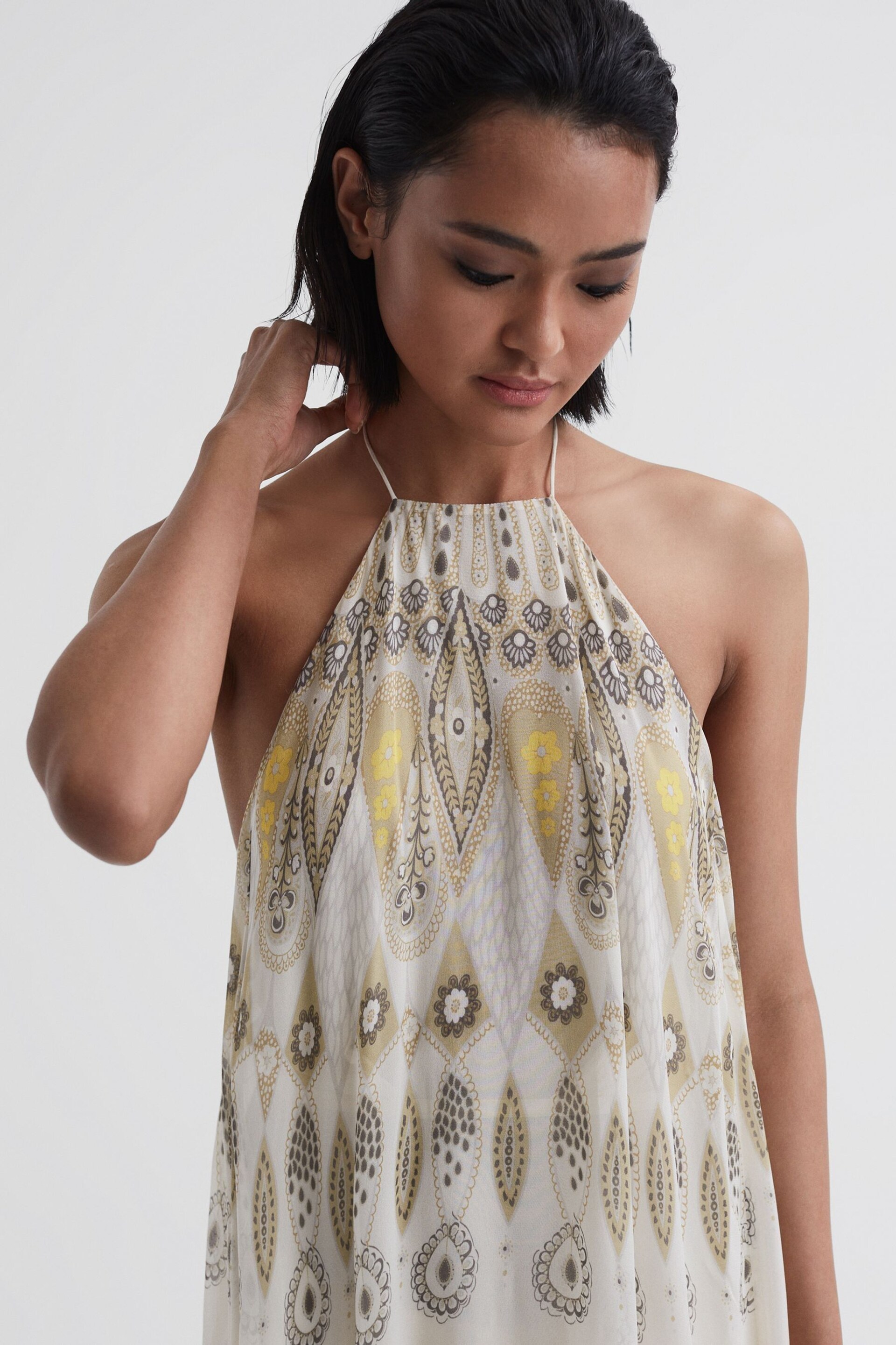 Reiss Yellow Liza Printed Halter Neck Maxi Dress - Image 3 of 4