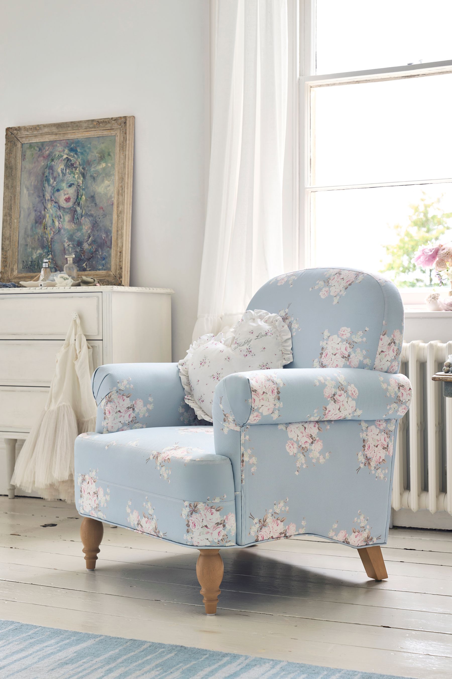 Shabby chic floral chair 2025
