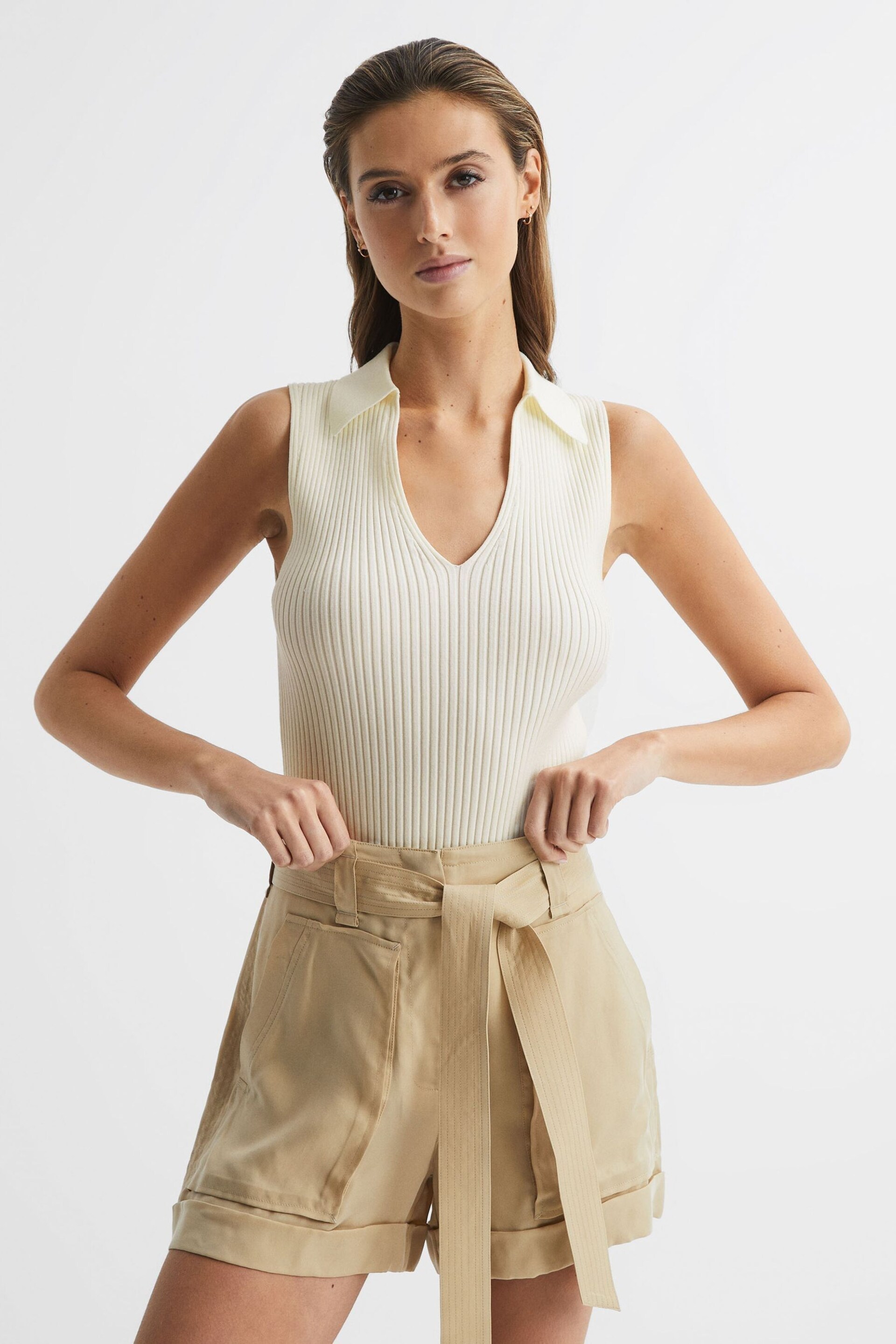 Reiss Cream Izzie V-Neck Collared Sleeveless Tank Top - Image 4 of 6