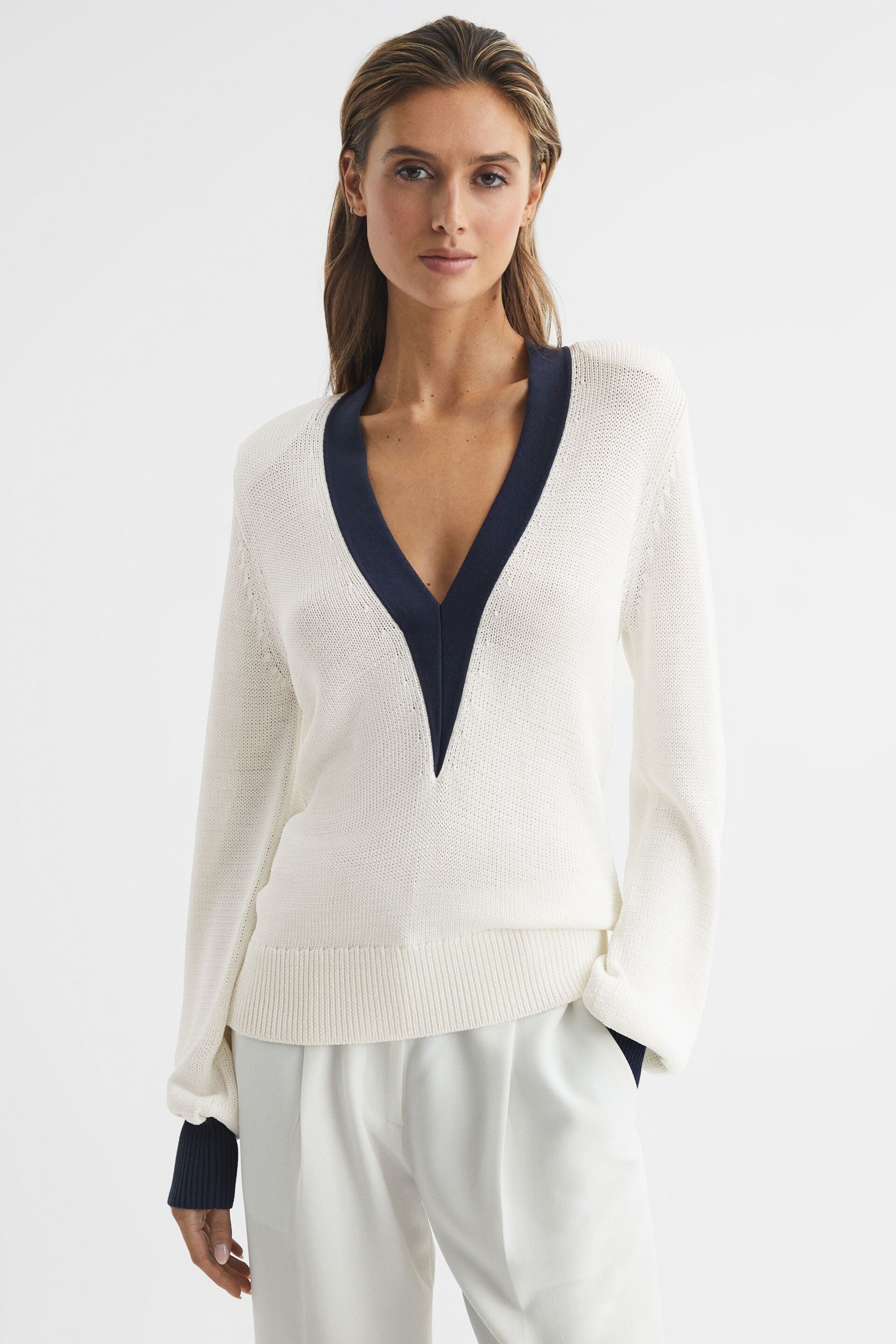 Reiss White/Navy Talitha Contrast Trim Knitted Jumper - Image 1 of 6