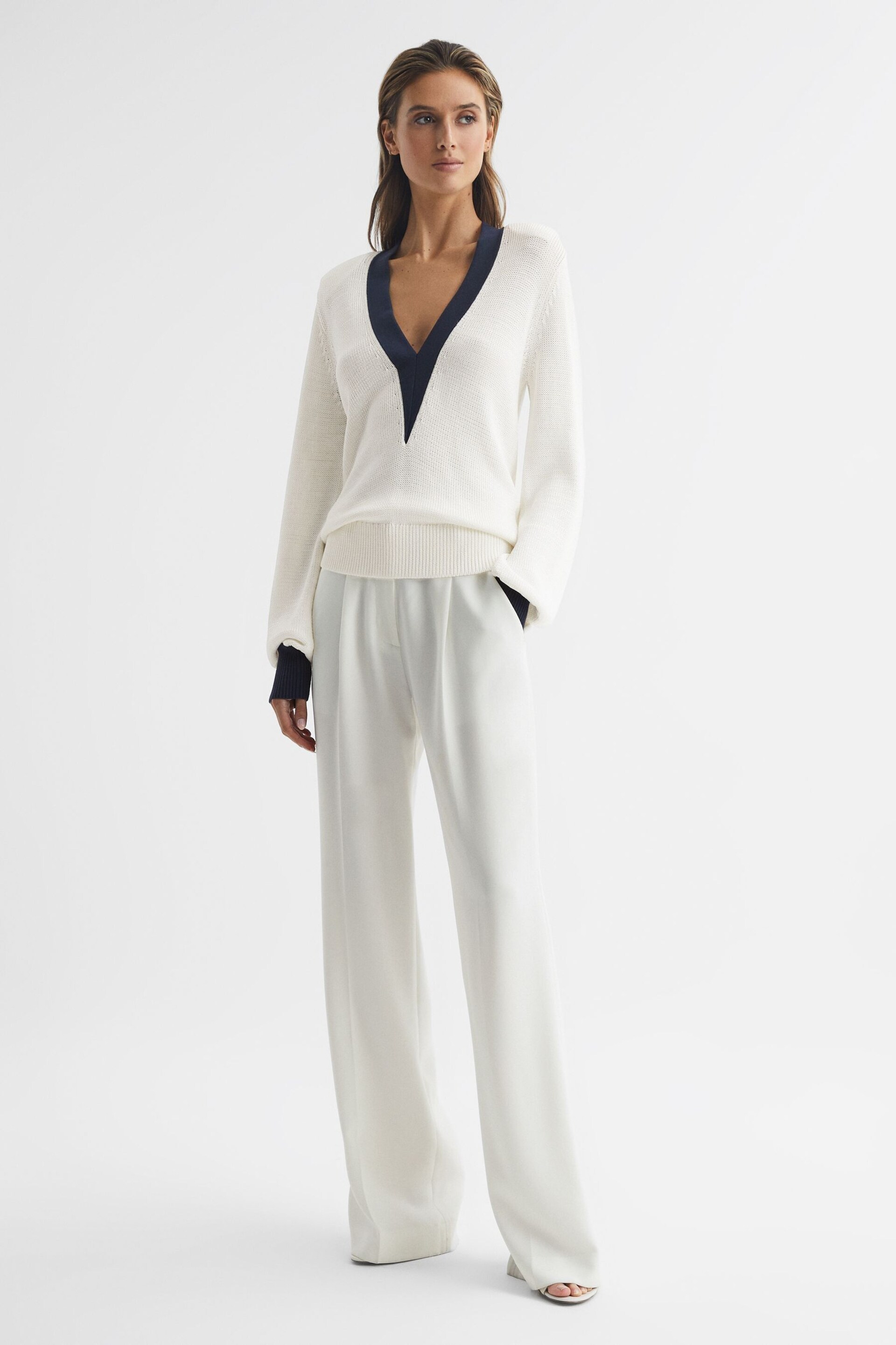 Reiss White/Navy Talitha Contrast Trim Knitted Jumper - Image 3 of 6