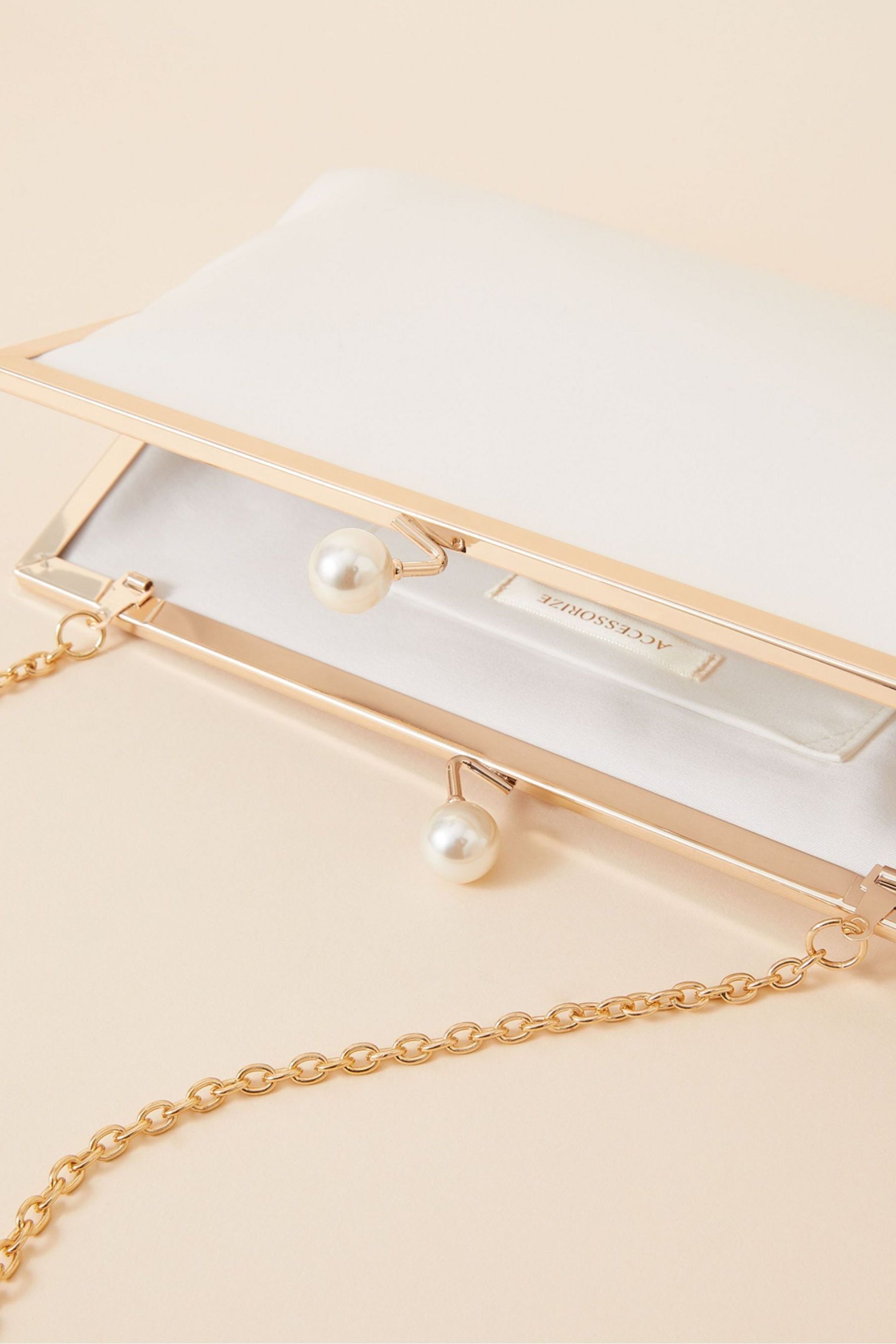 Pearl bridal bag store