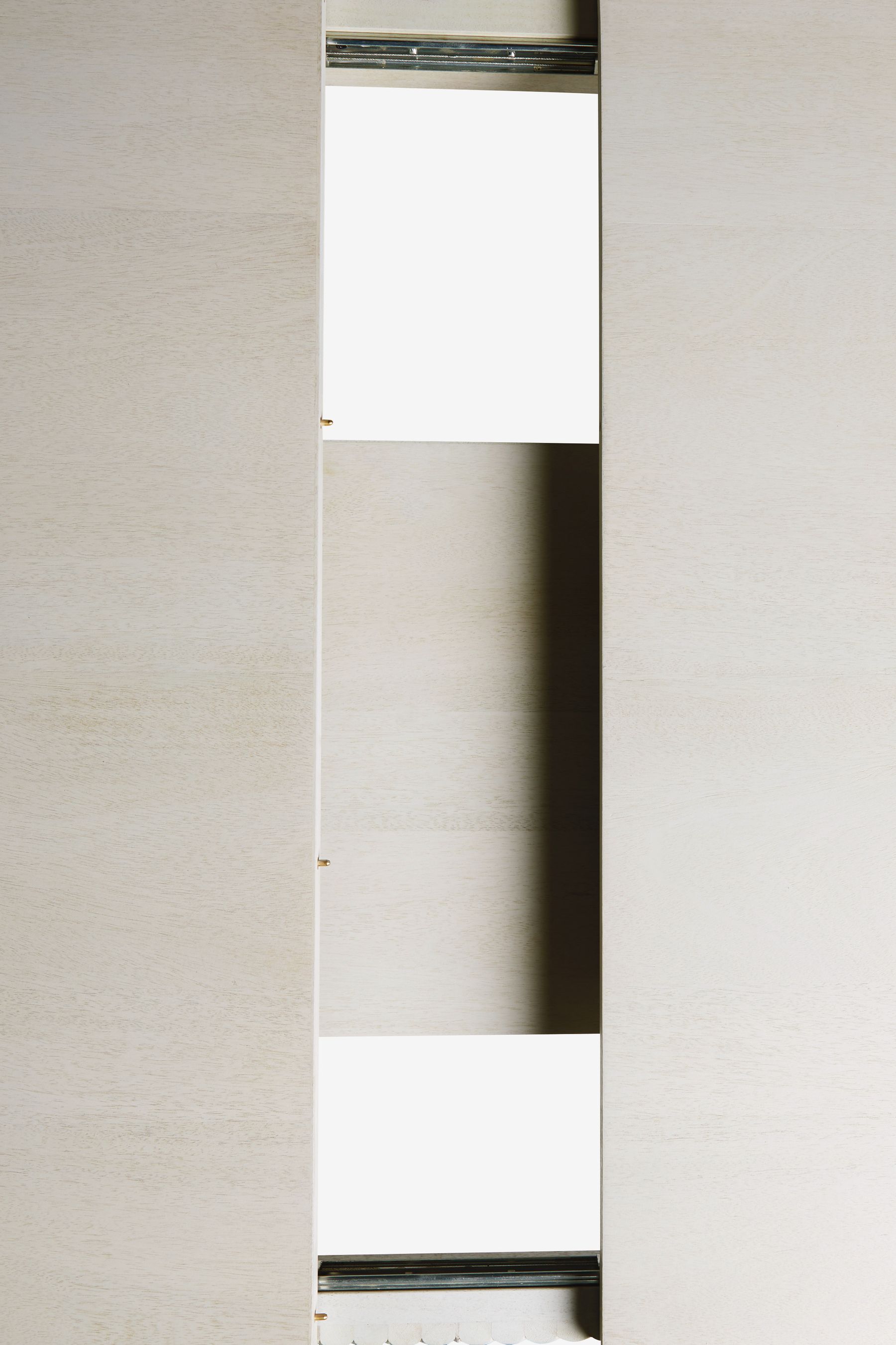 Valencia dining table and chairs online
