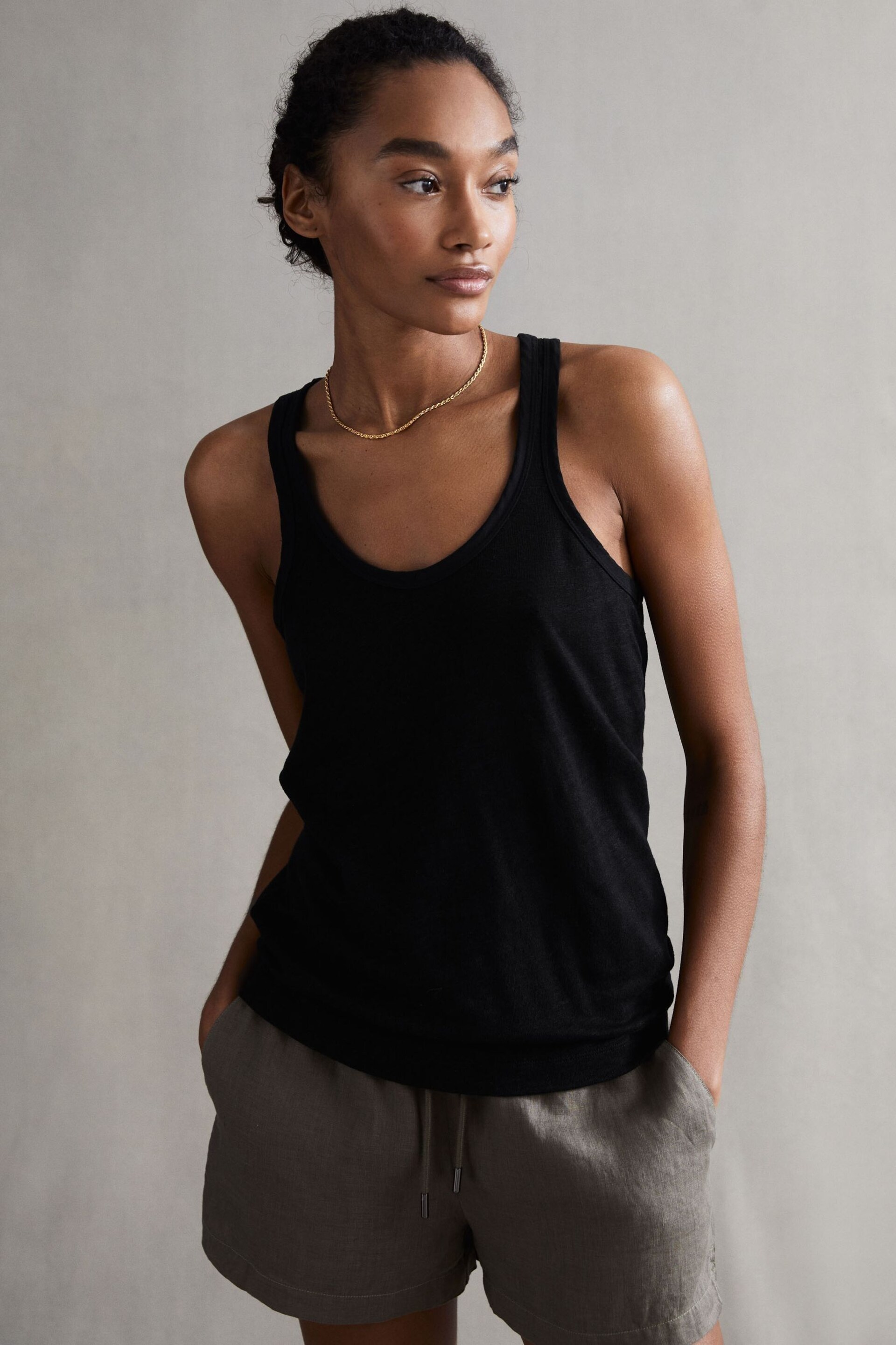 Reiss Black Taloulah Linen Crew Neck Vest - Image 1 of 6