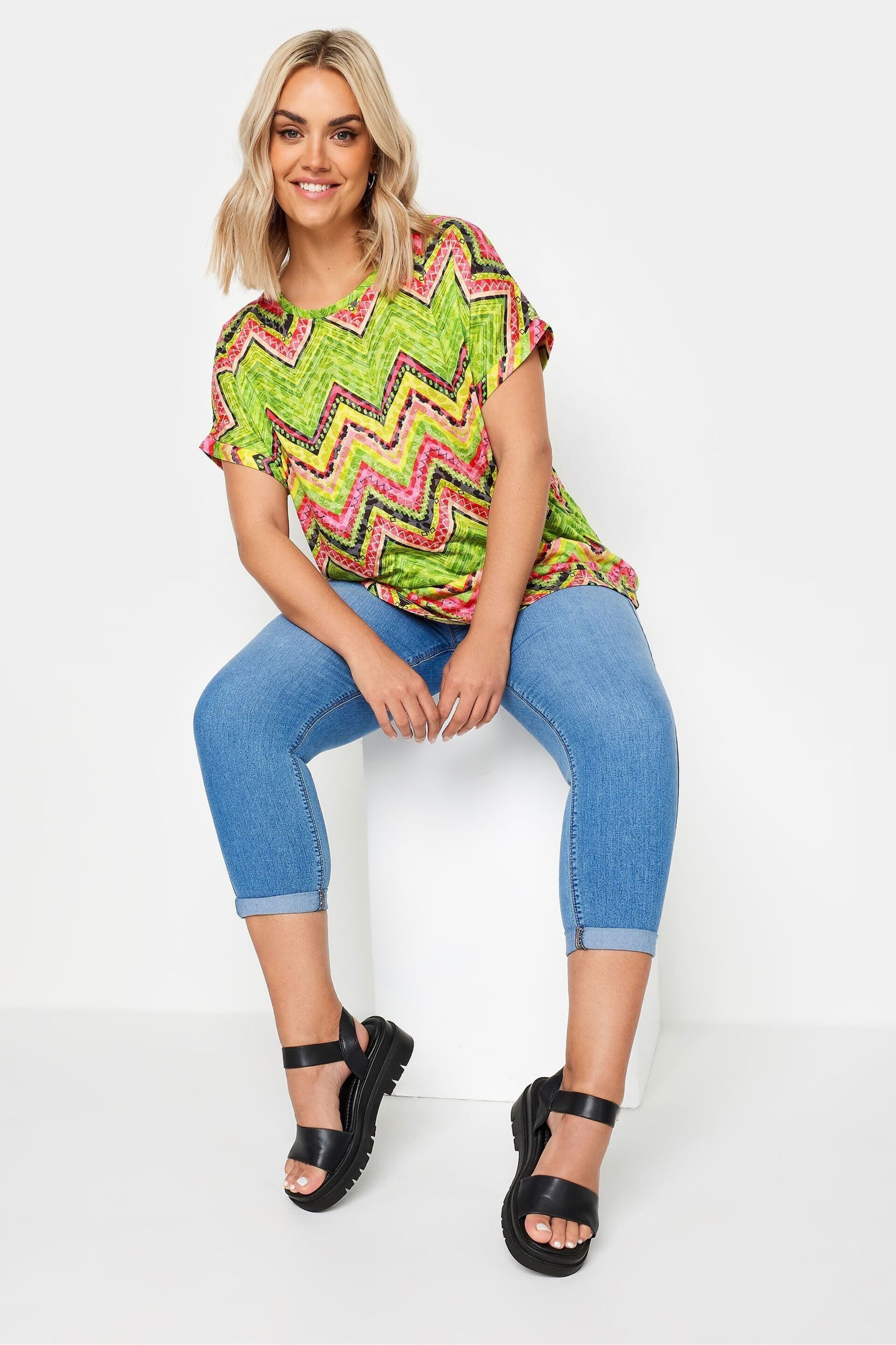 Yours Curve Green Geometric Print Top - Image 2 of 5