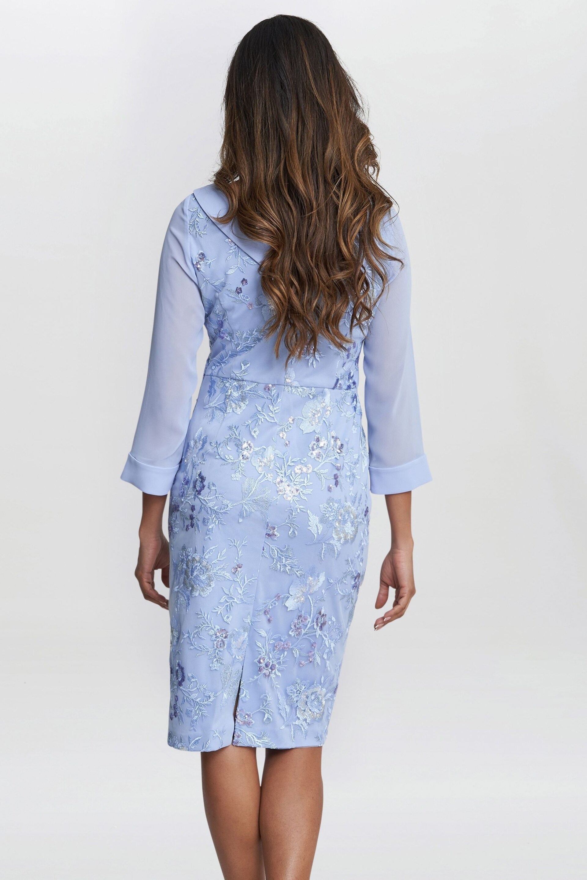 Gina Bacconi Blue Daisy Crepe Dress With Embroidery - Image 2 of 6