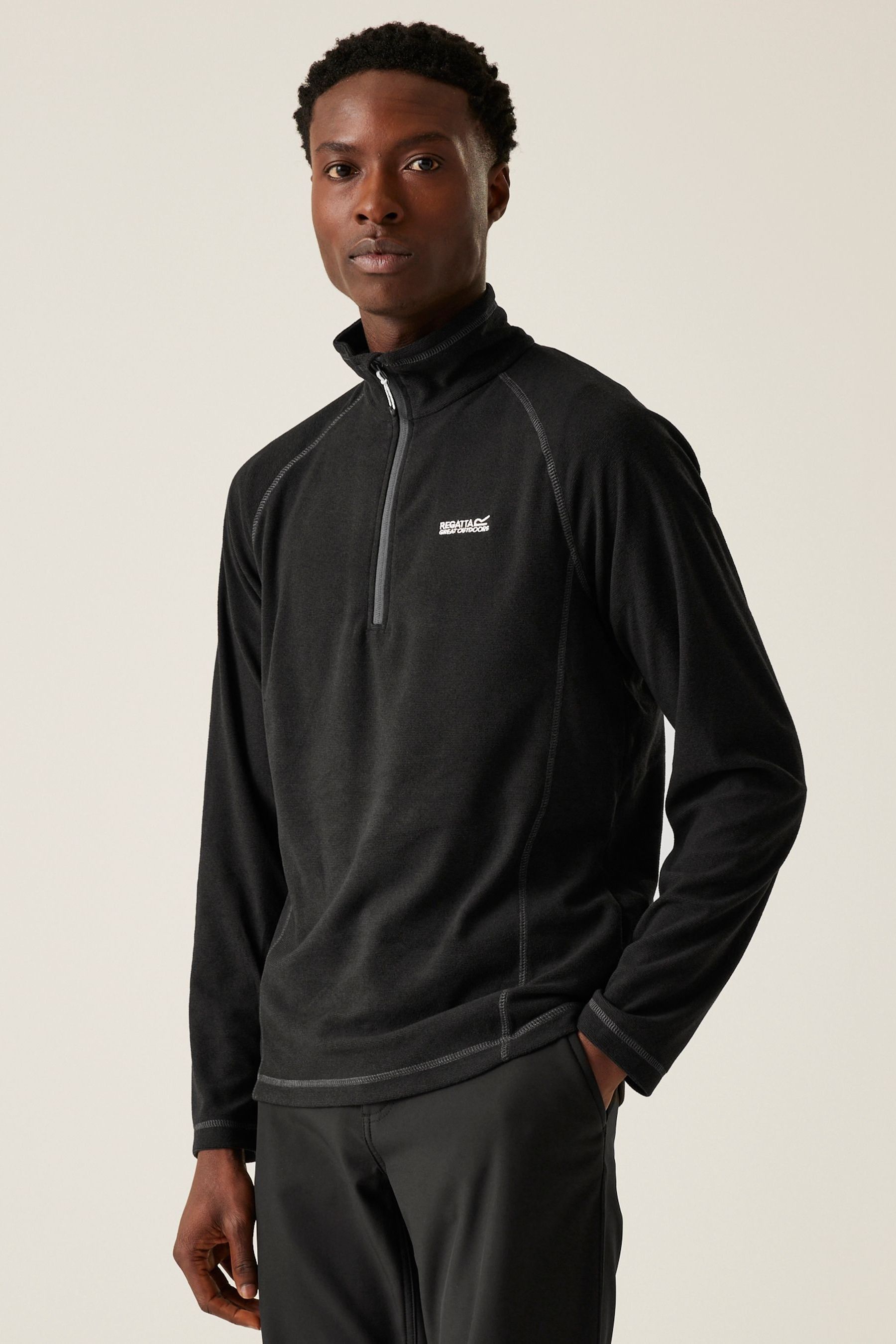 Black regatta fleece sales