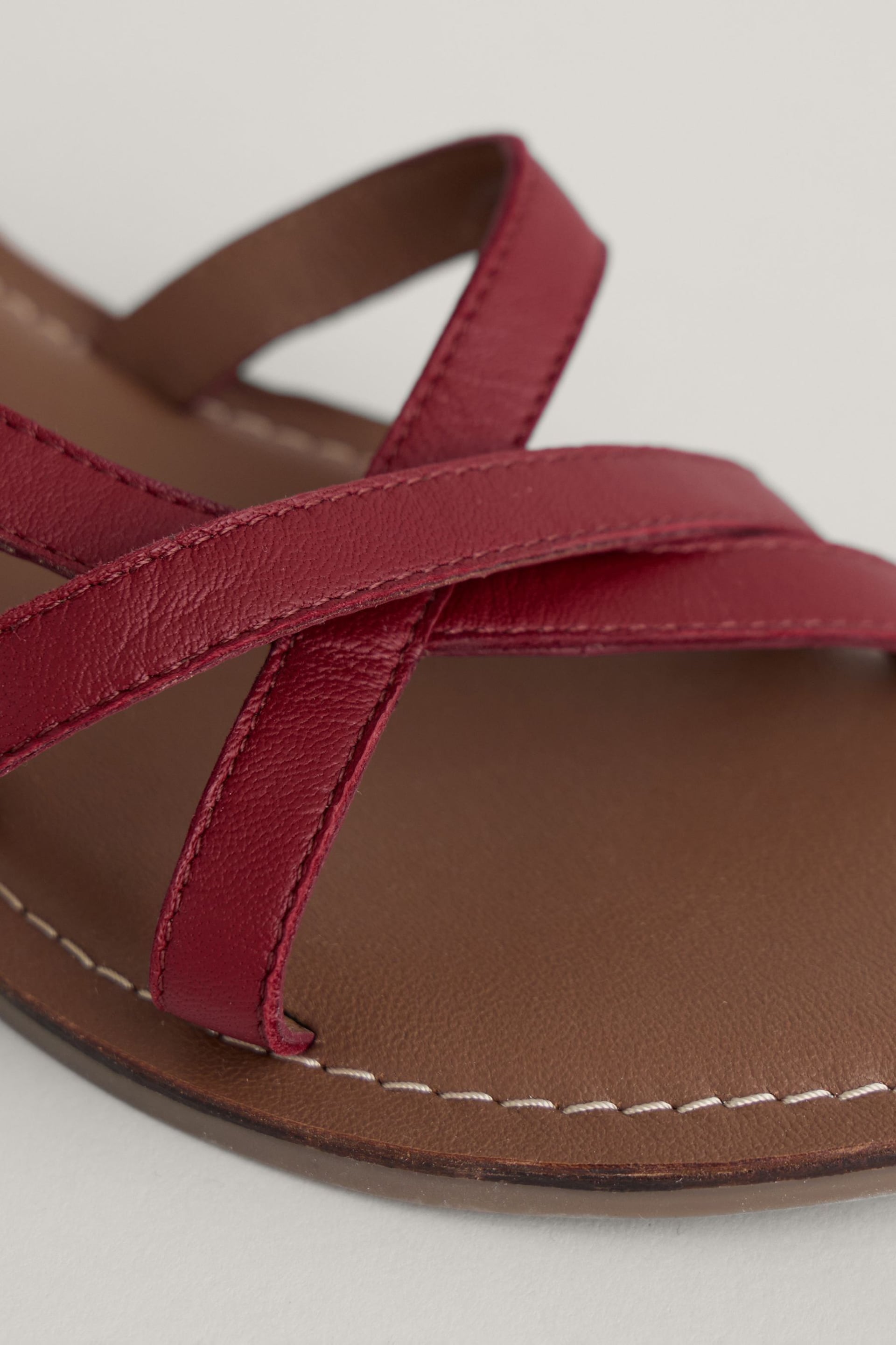 Seasalt Cornwall Red Sea Step Strappy Leather Sandals - Image 4 of 5