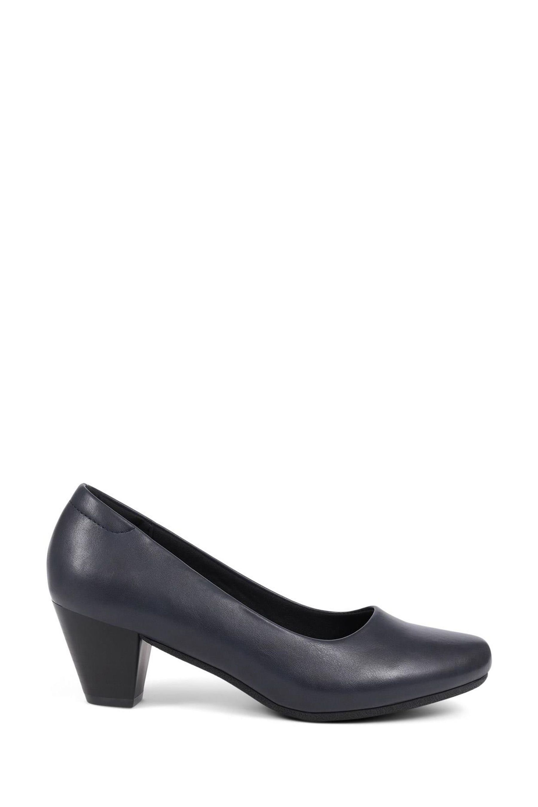 Black low court shoes top