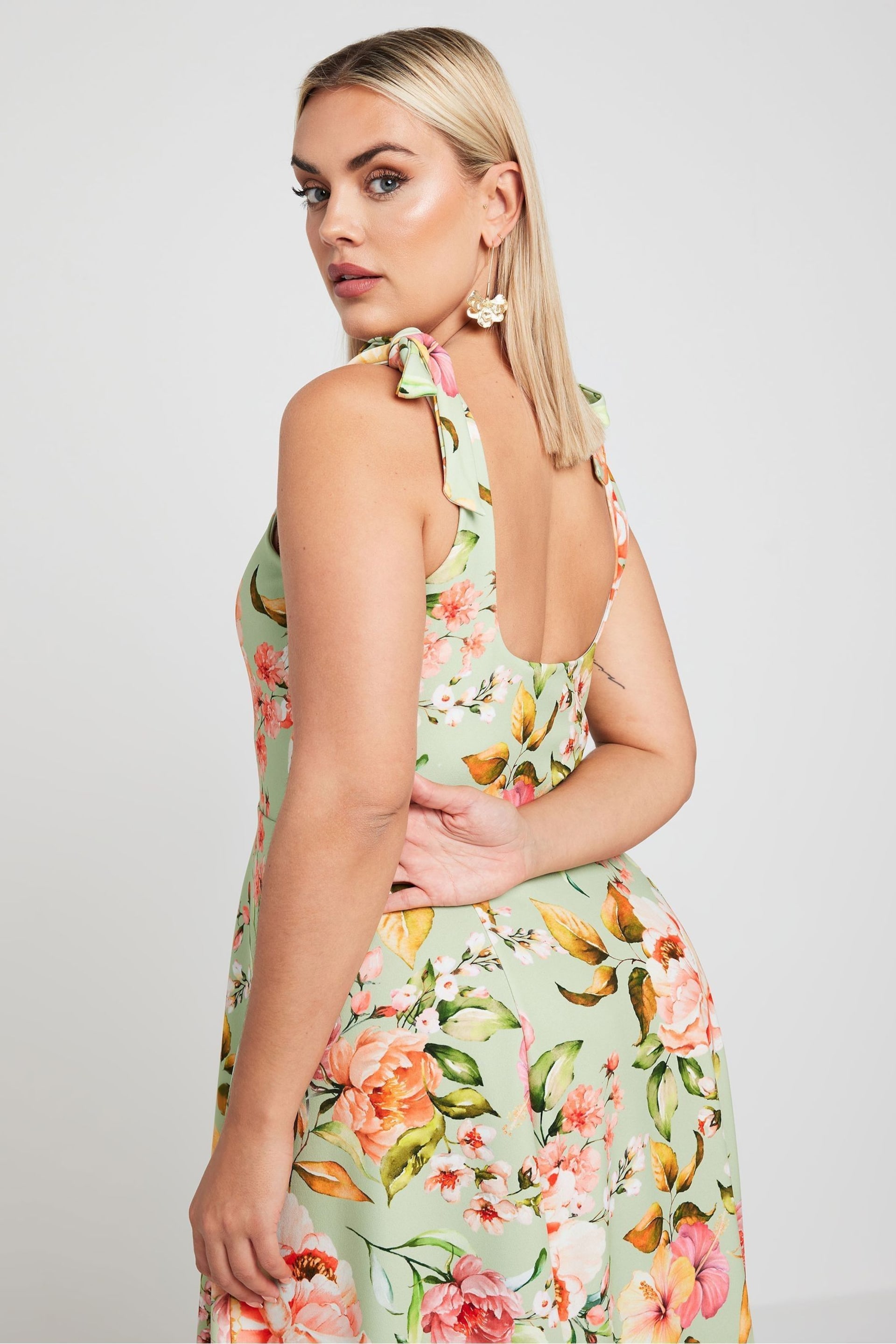Yours Curve Green LIMITED COLLECTION Curve Blue Floral Print Bow Strap Midaxi Dress - Image 3 of 5